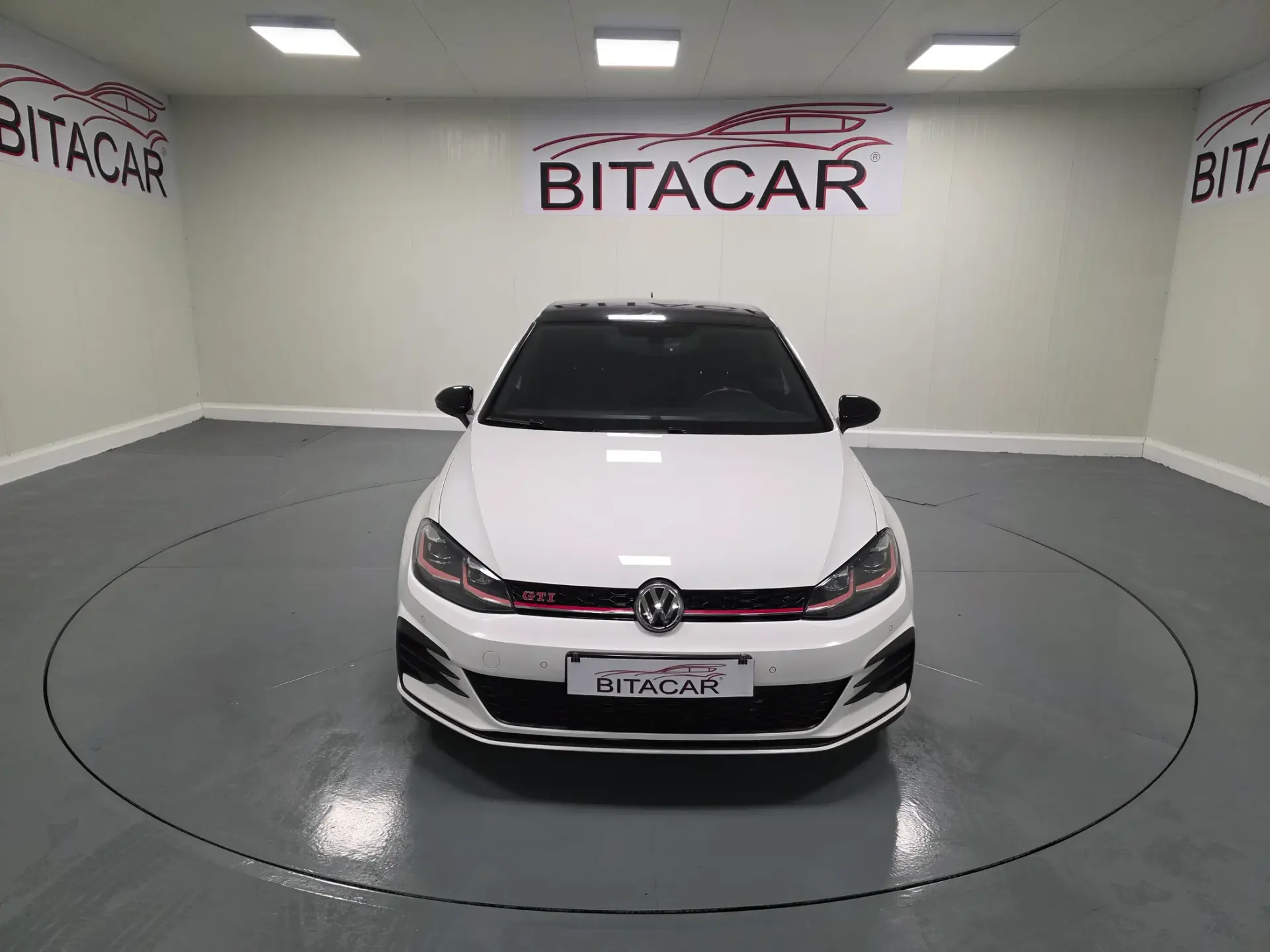 Volkswagen Golf 2.0 TSI GTI DSG Performance 8