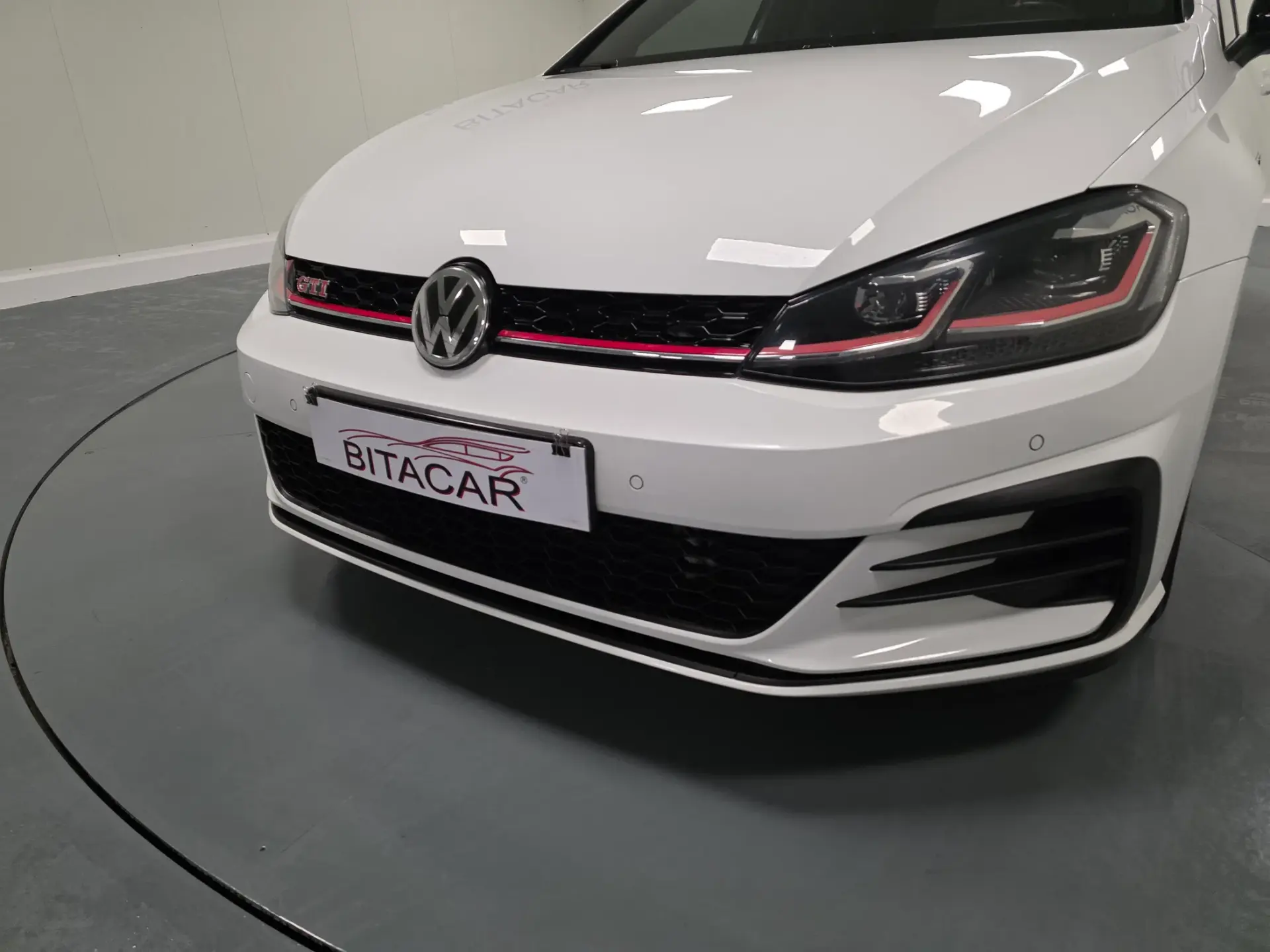 Volkswagen Golf 2.0 TSI GTI DSG Performance 9