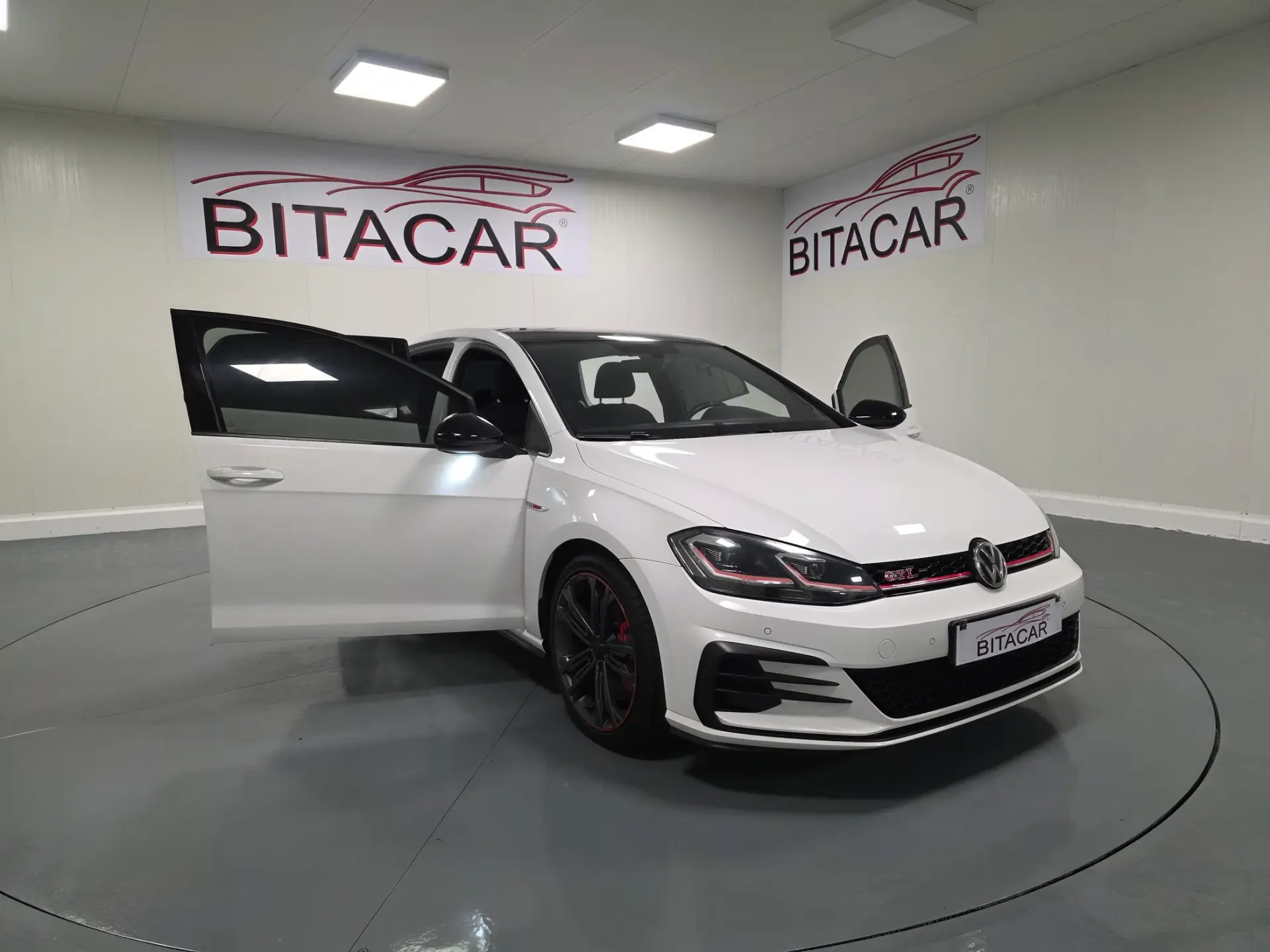 Volkswagen Golf 2.0 TSI GTI DSG Performance 15