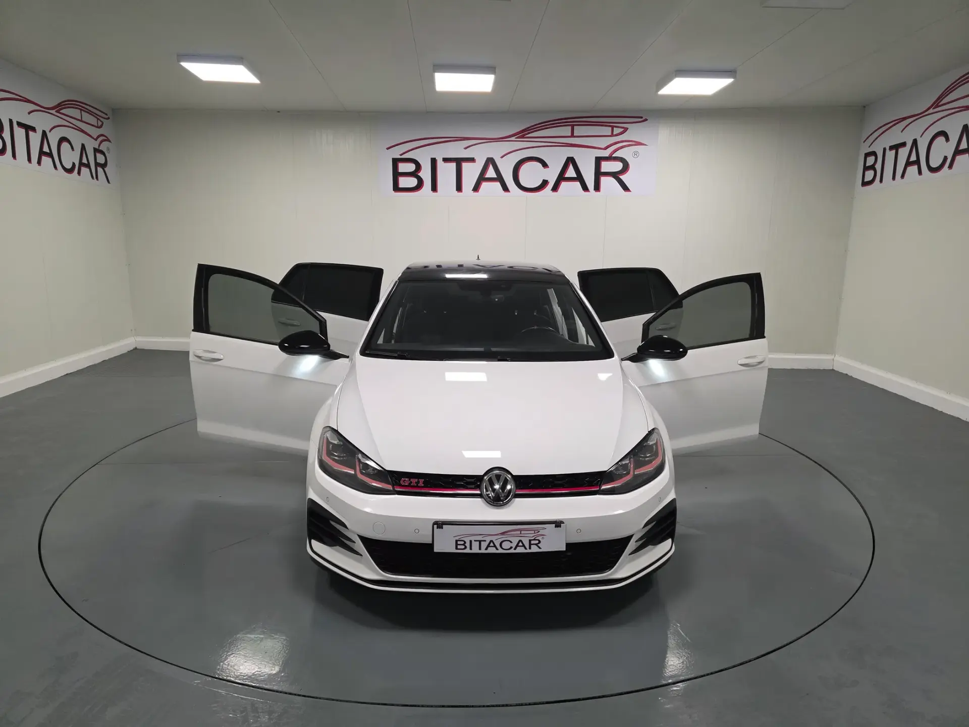 Volkswagen Golf 2.0 TSI GTI DSG Performance 17