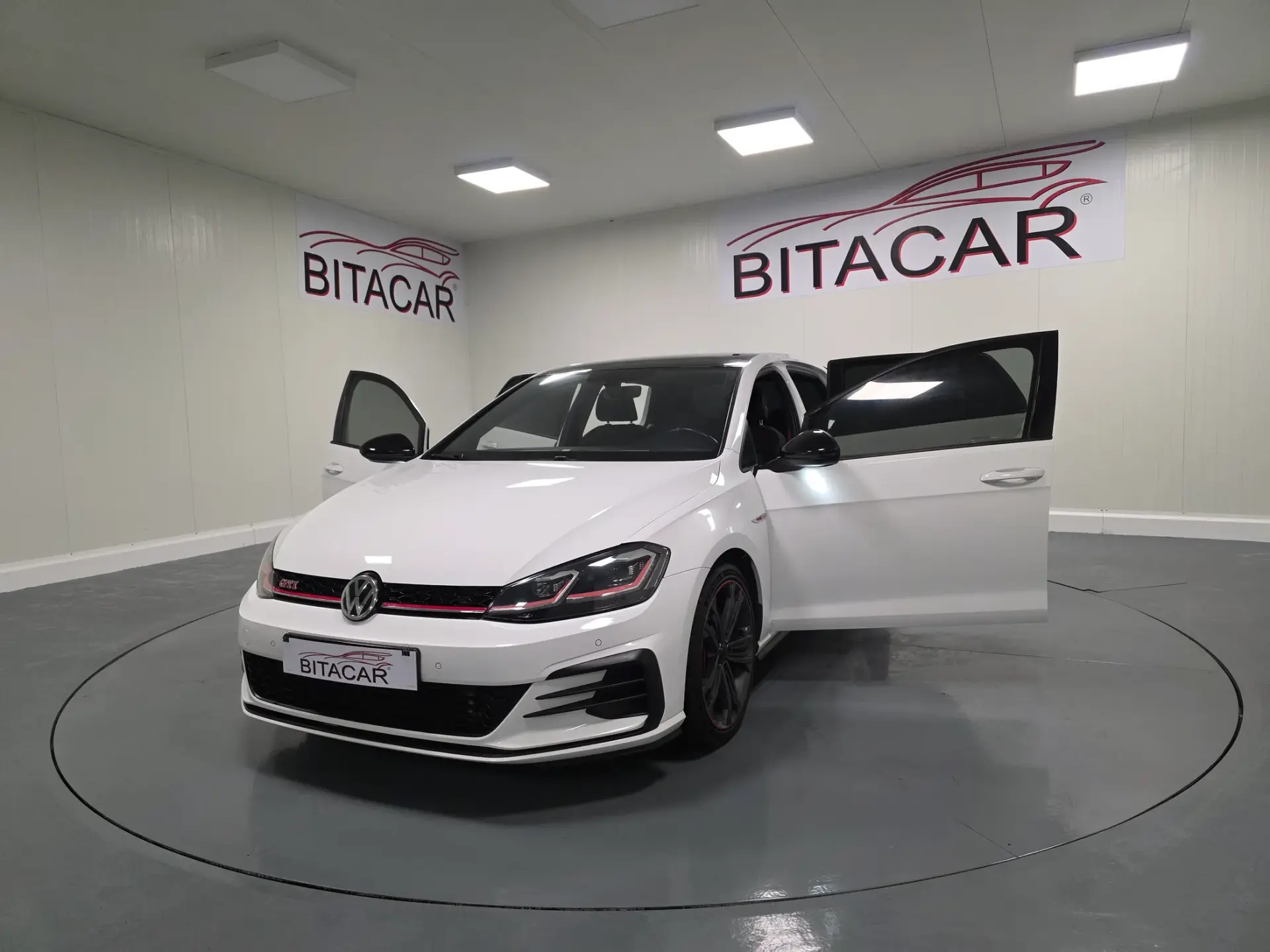 Volkswagen Golf 2.0 TSI GTI DSG Performance 18