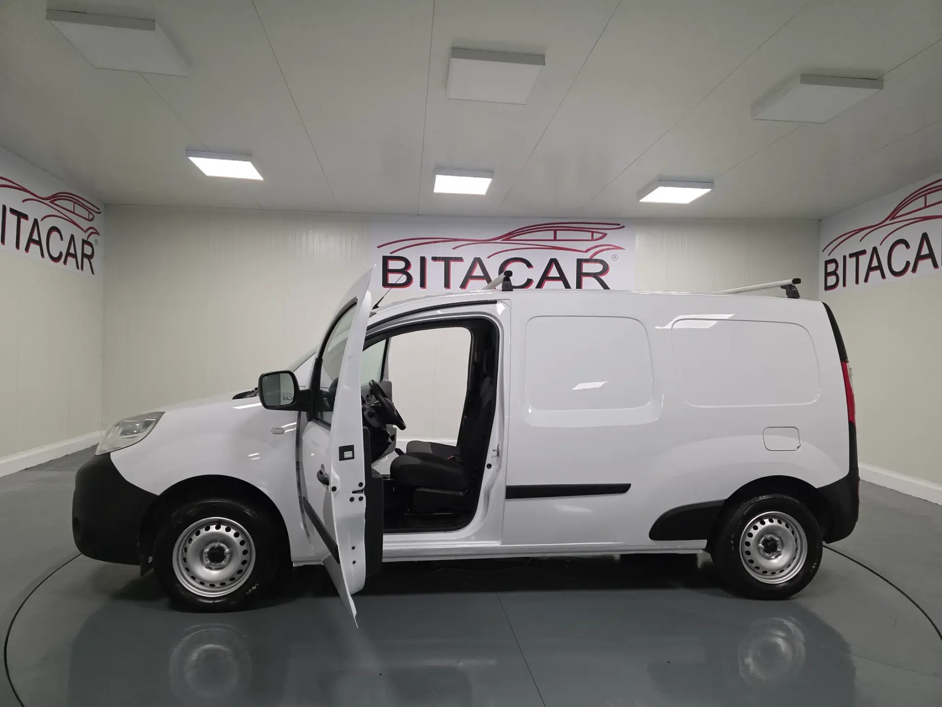 Renault Kangoo 1.5 DCI 95CV MAXI IVA DEDUTIVEL 37