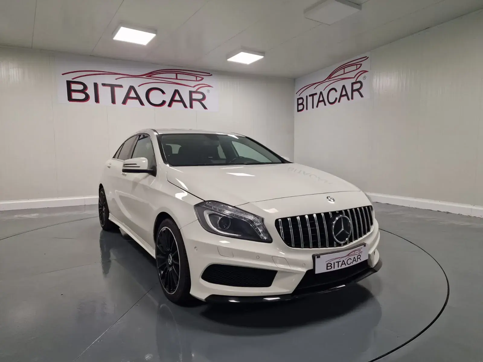 Mercedes-Benz A 180 CDi BlueEfficiency AMG Line 1