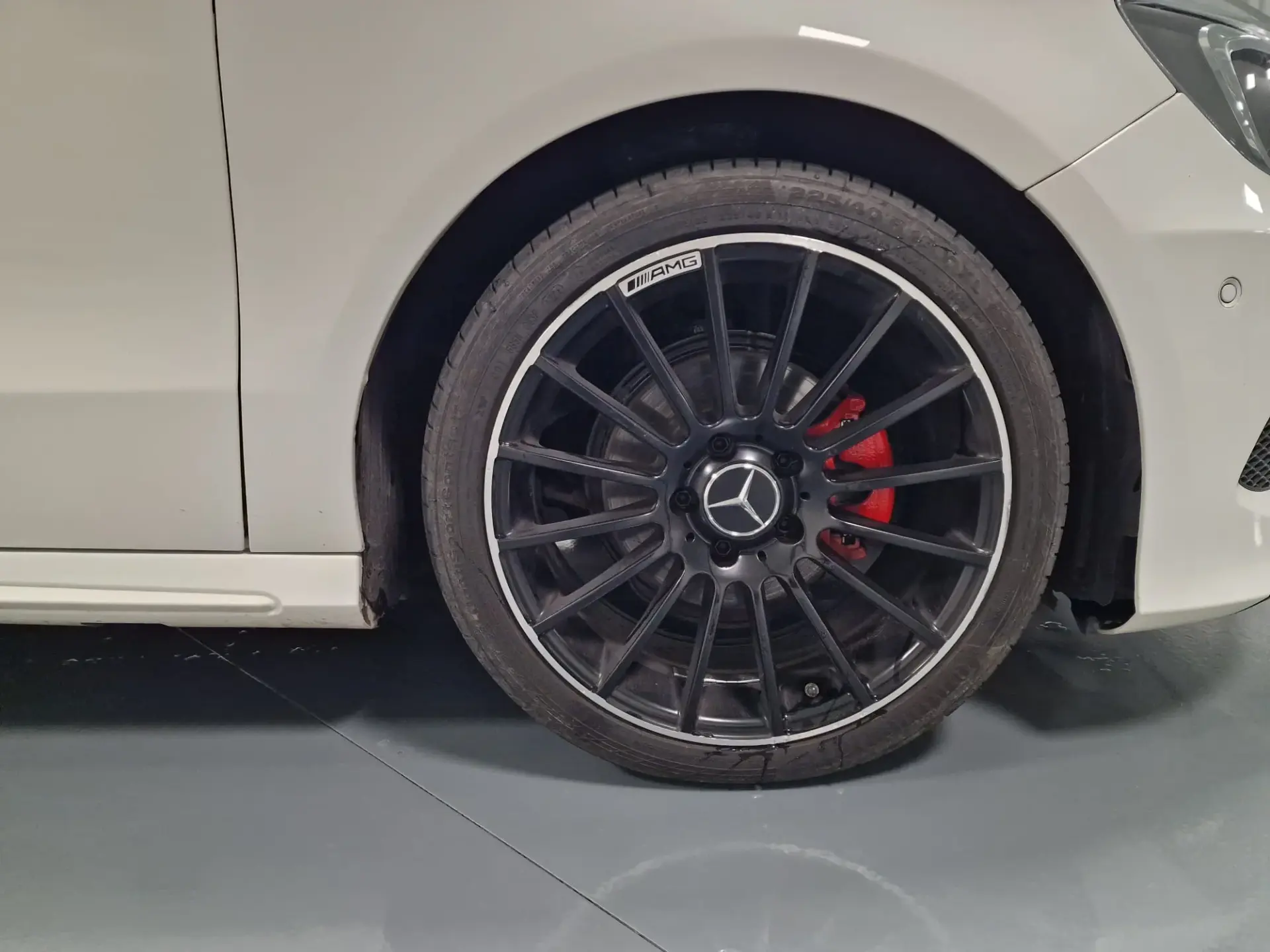 Mercedes-Benz A 180 CDi BlueEfficiency AMG Line 3