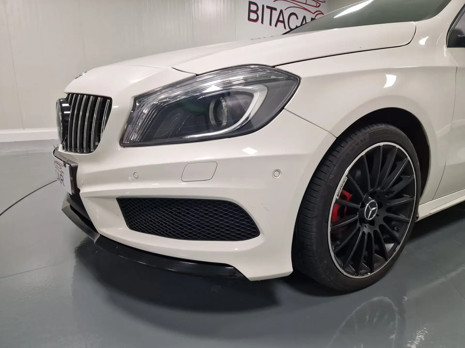 Mercedes-Benz A 180 CDi BlueEfficiency AMG Line 12