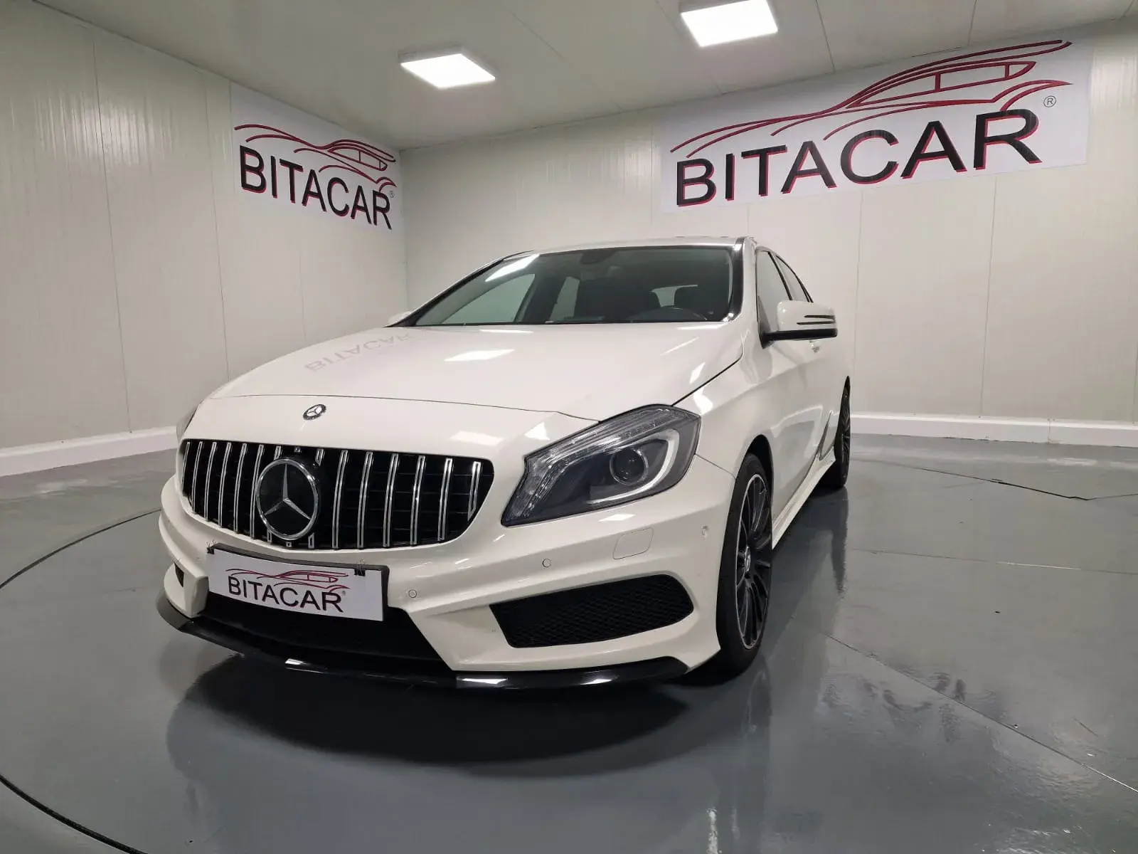 Mercedes-Benz A 180 CDi BlueEfficiency AMG Line 13