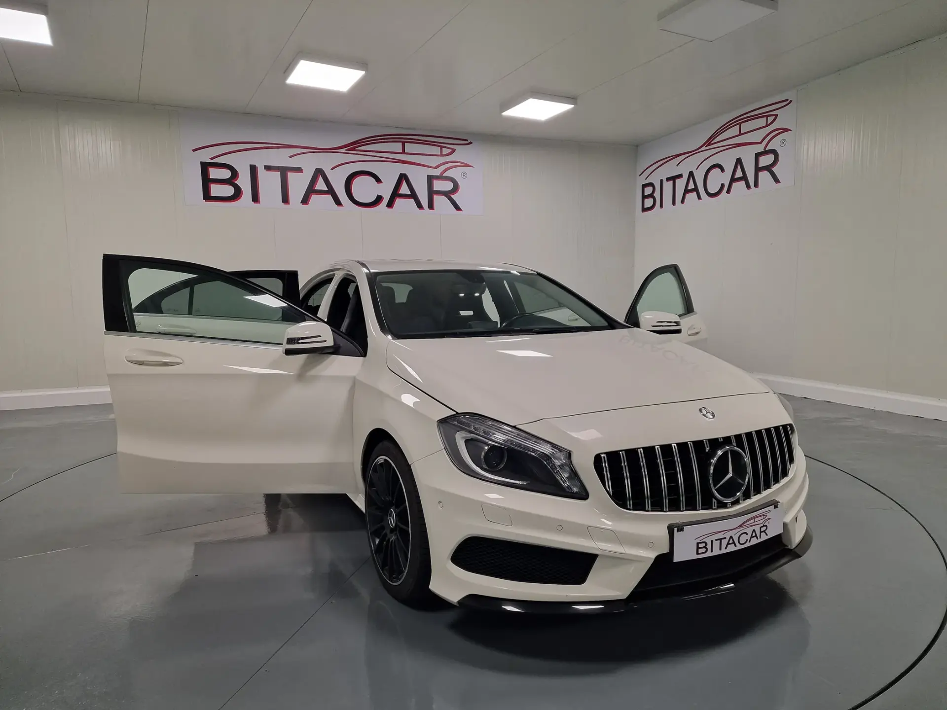 Mercedes-Benz A 180 CDi BlueEfficiency AMG Line 15
