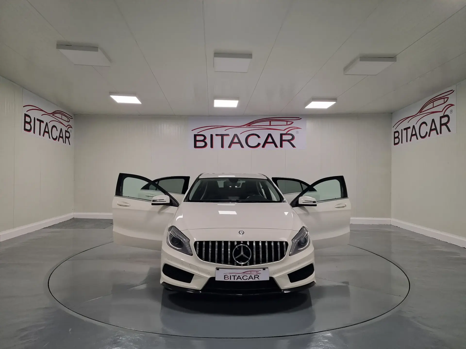 Mercedes-Benz A 180 CDi BlueEfficiency AMG Line 17