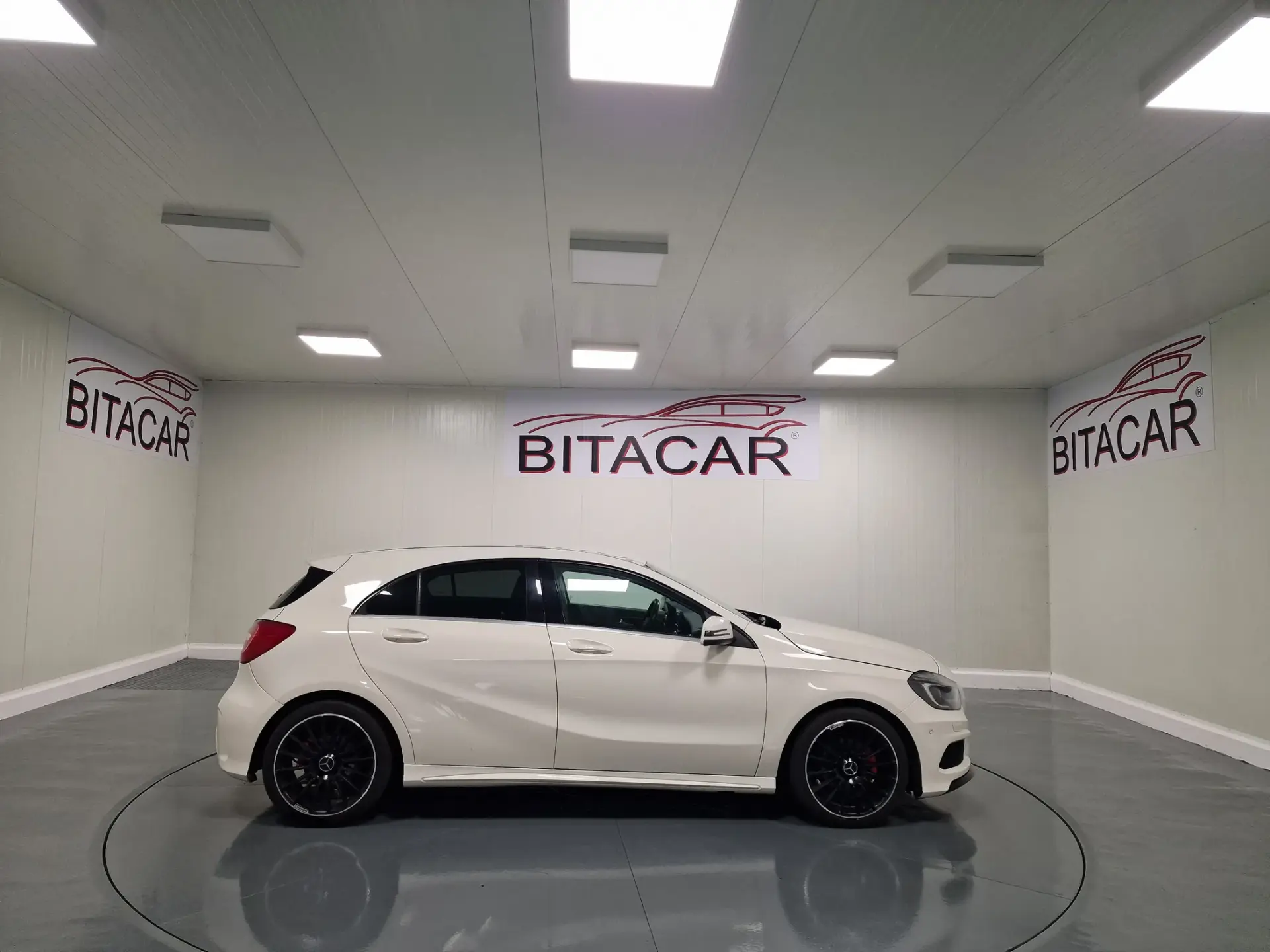 Mercedes-Benz A 180 CDi BlueEfficiency AMG Line 30