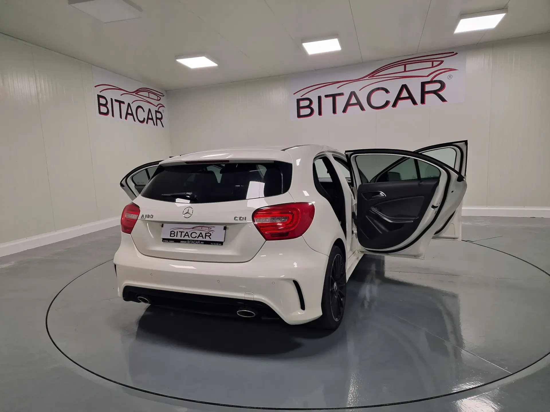 Mercedes-Benz A 180 CDi BlueEfficiency AMG Line 37