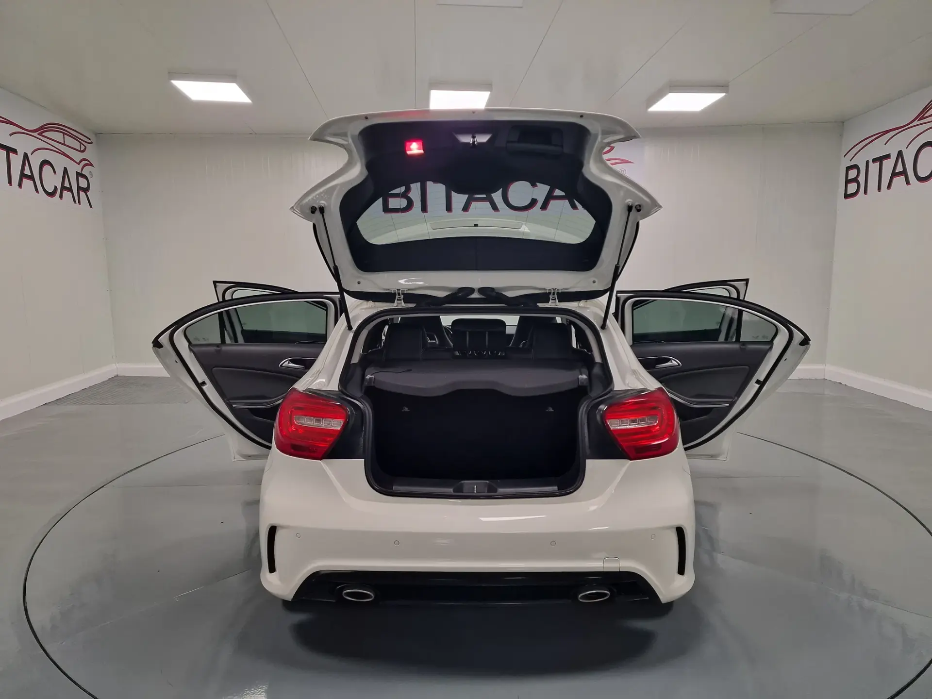 Mercedes-Benz A 180 CDi BlueEfficiency AMG Line 40
