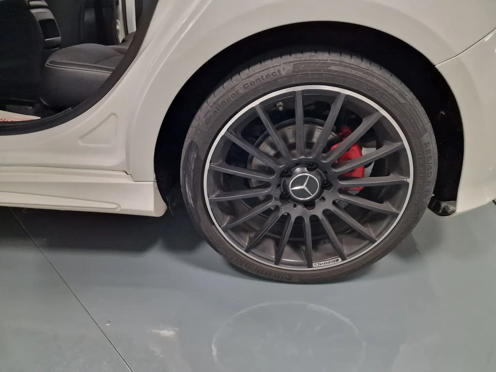 Mercedes-Benz A 180 CDi BlueEfficiency AMG Line 42