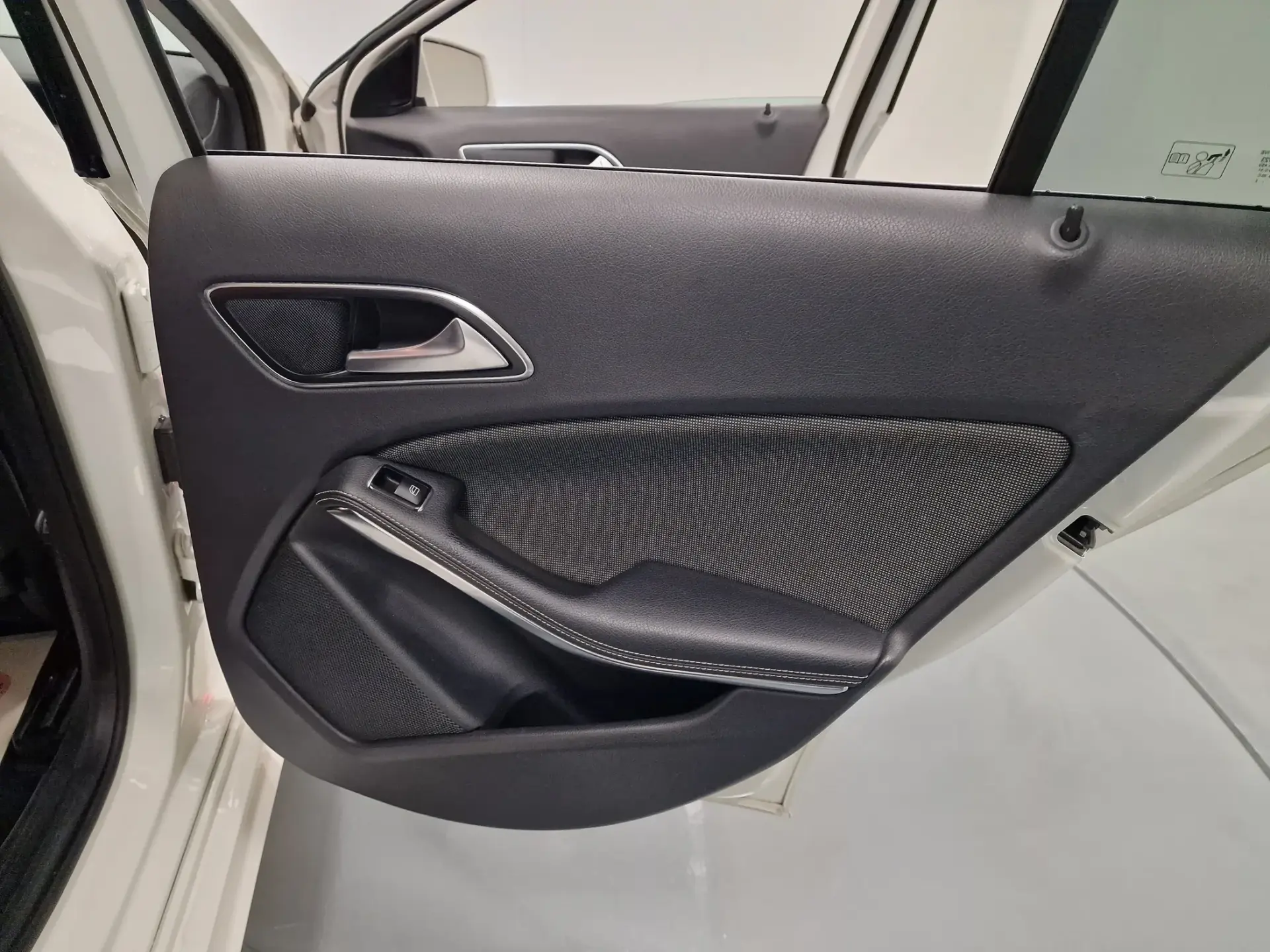 Mercedes-Benz A 180 CDi BlueEfficiency AMG Line 52