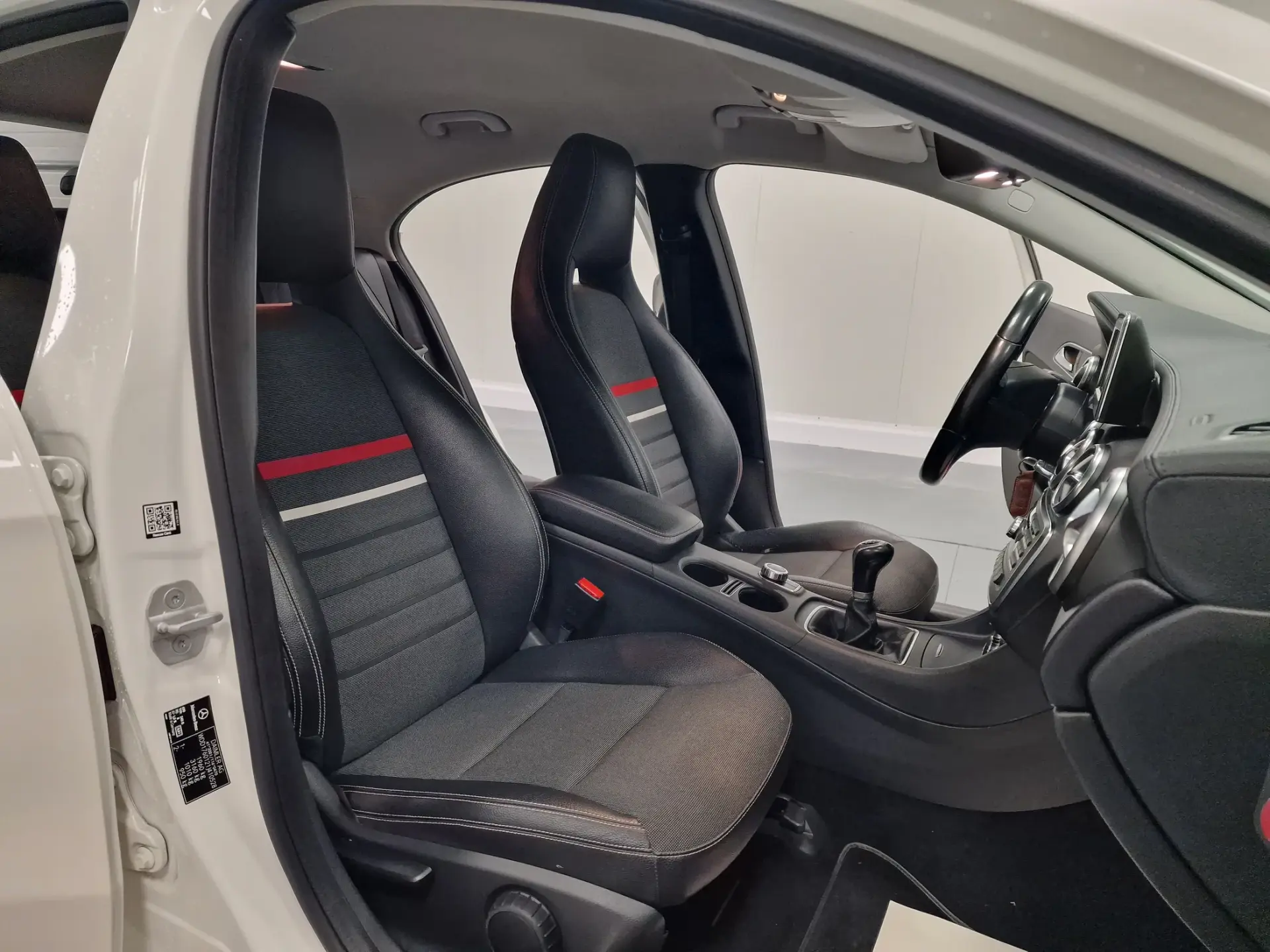 Mercedes-Benz A 180 CDi BlueEfficiency AMG Line 57