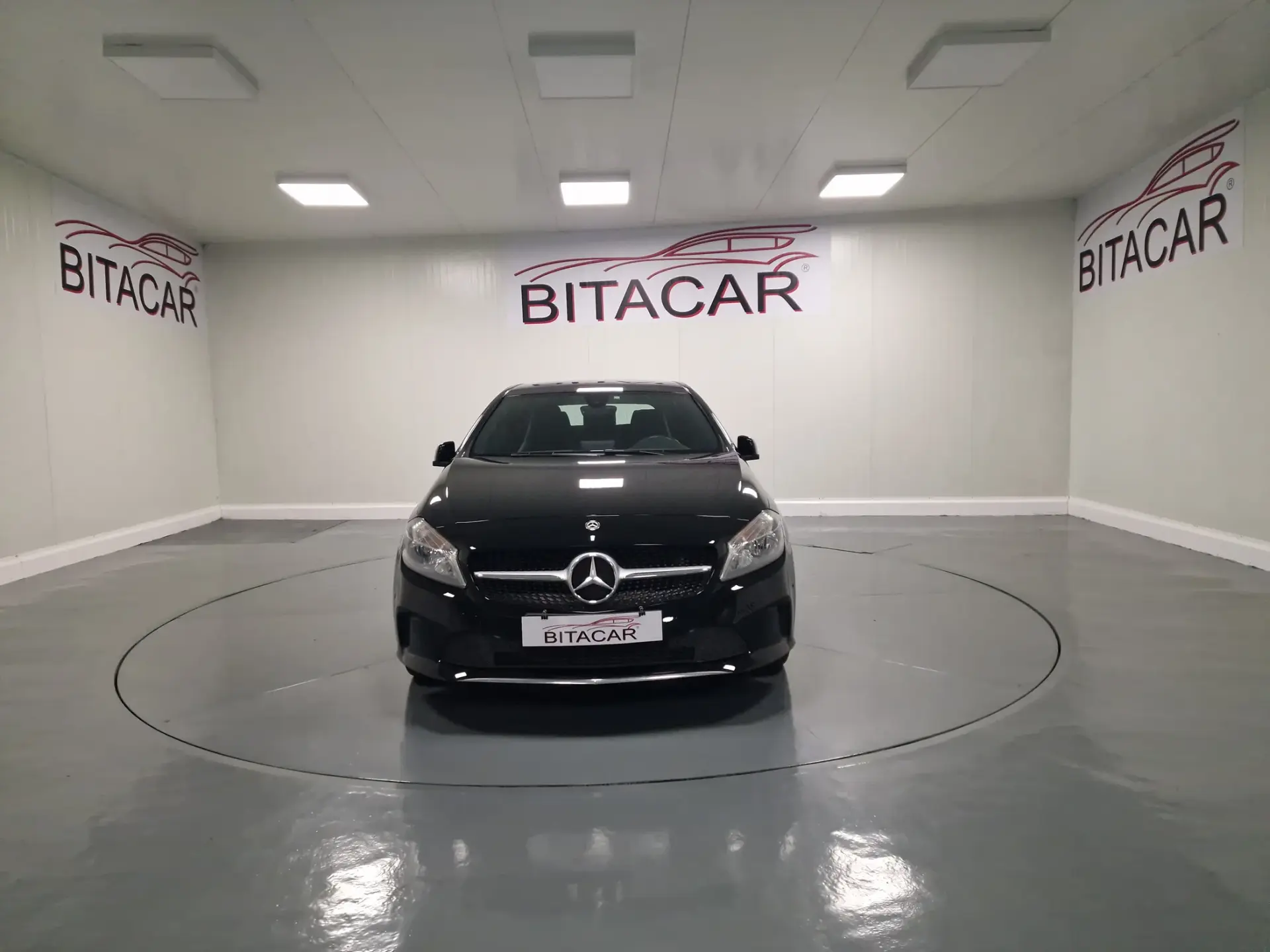 Mercedes-Benz A 180 d Urban 7