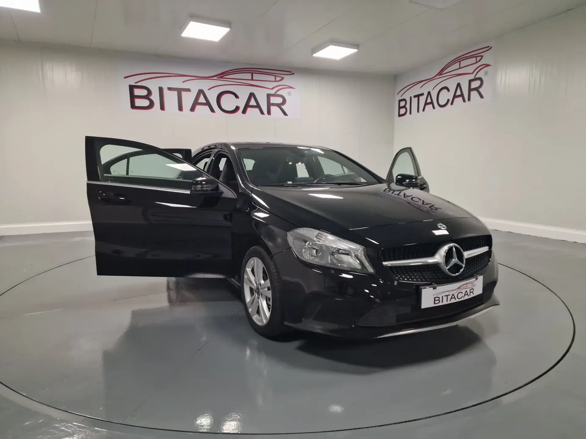Mercedes-Benz A 180 d Urban 15