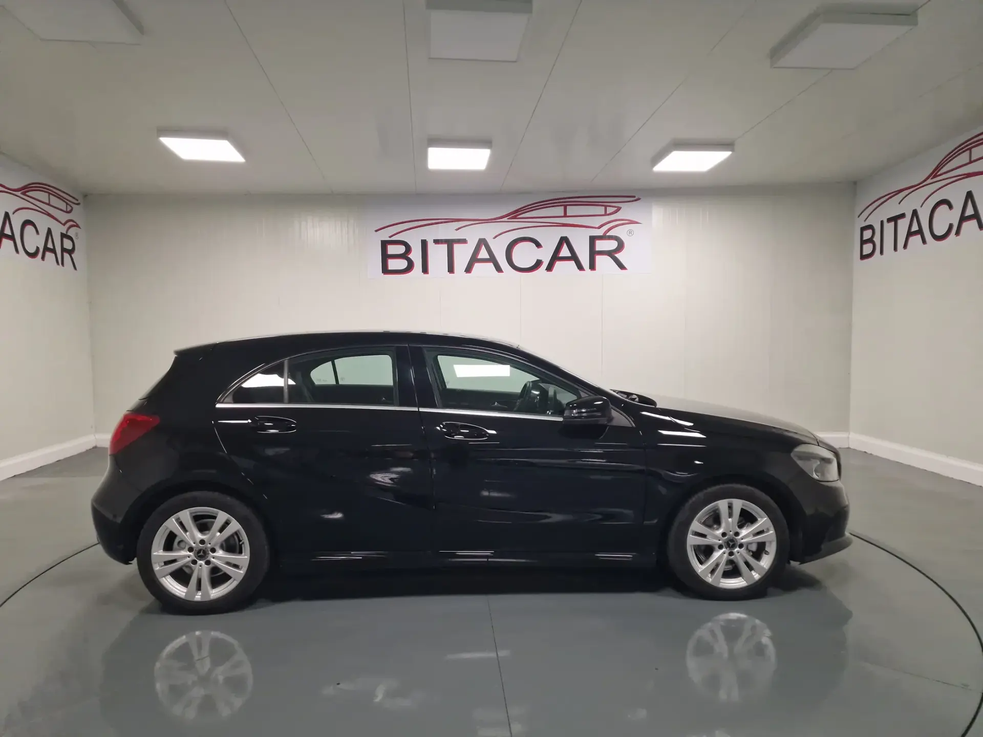 Mercedes-Benz A 180 d Urban 32