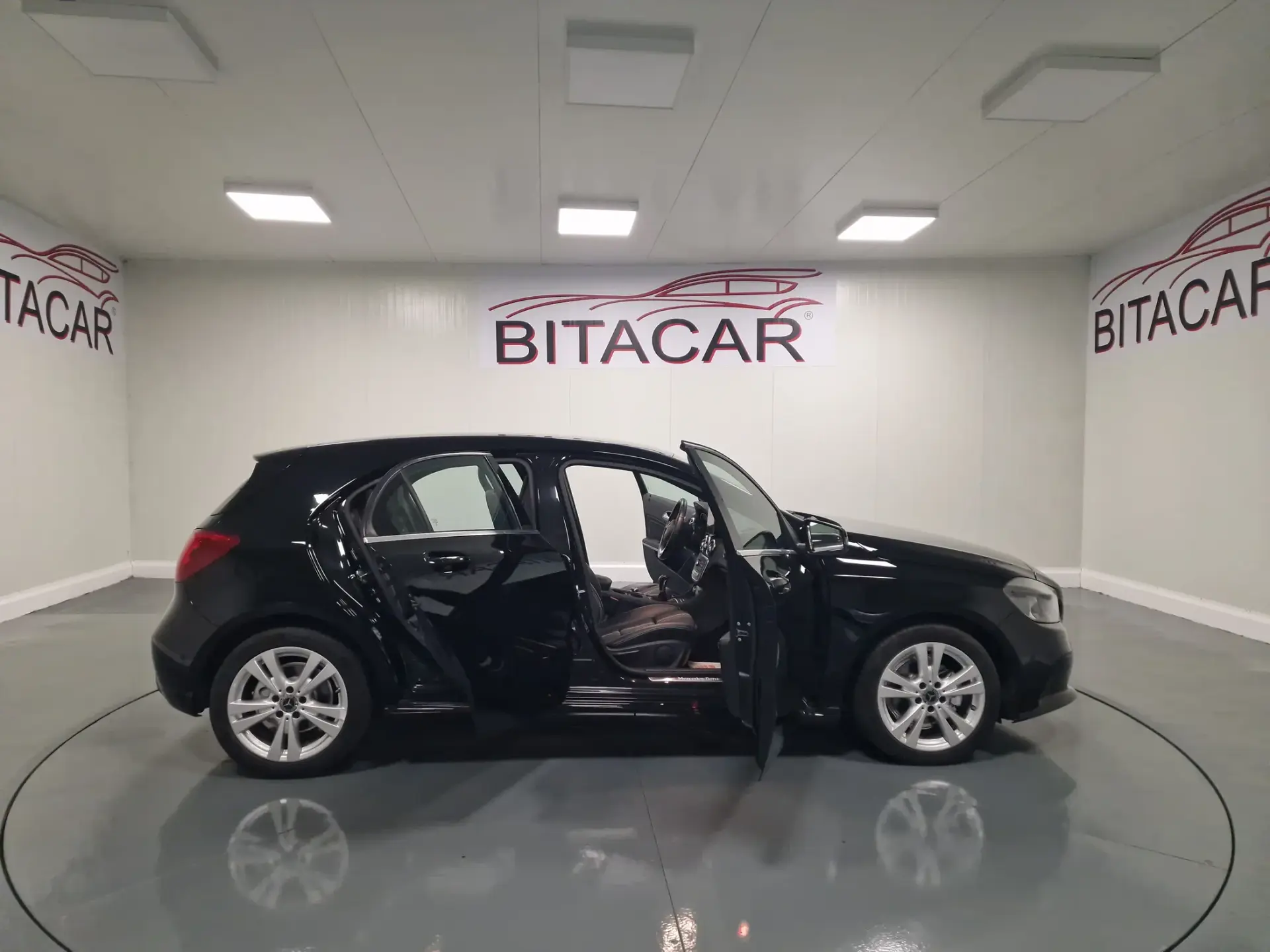 Mercedes-Benz A 180 d Urban 42