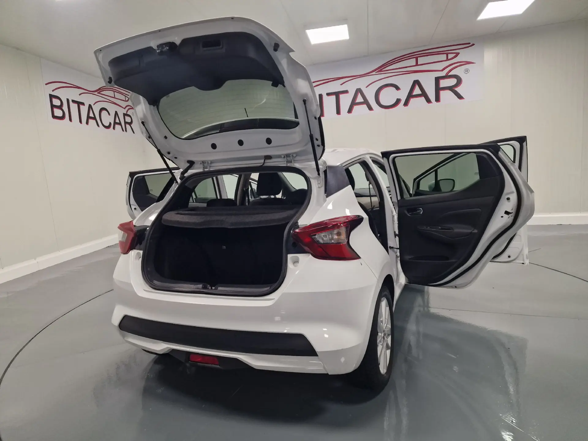 Nissan Micra 1.0 IG-T N CONNECTA 28