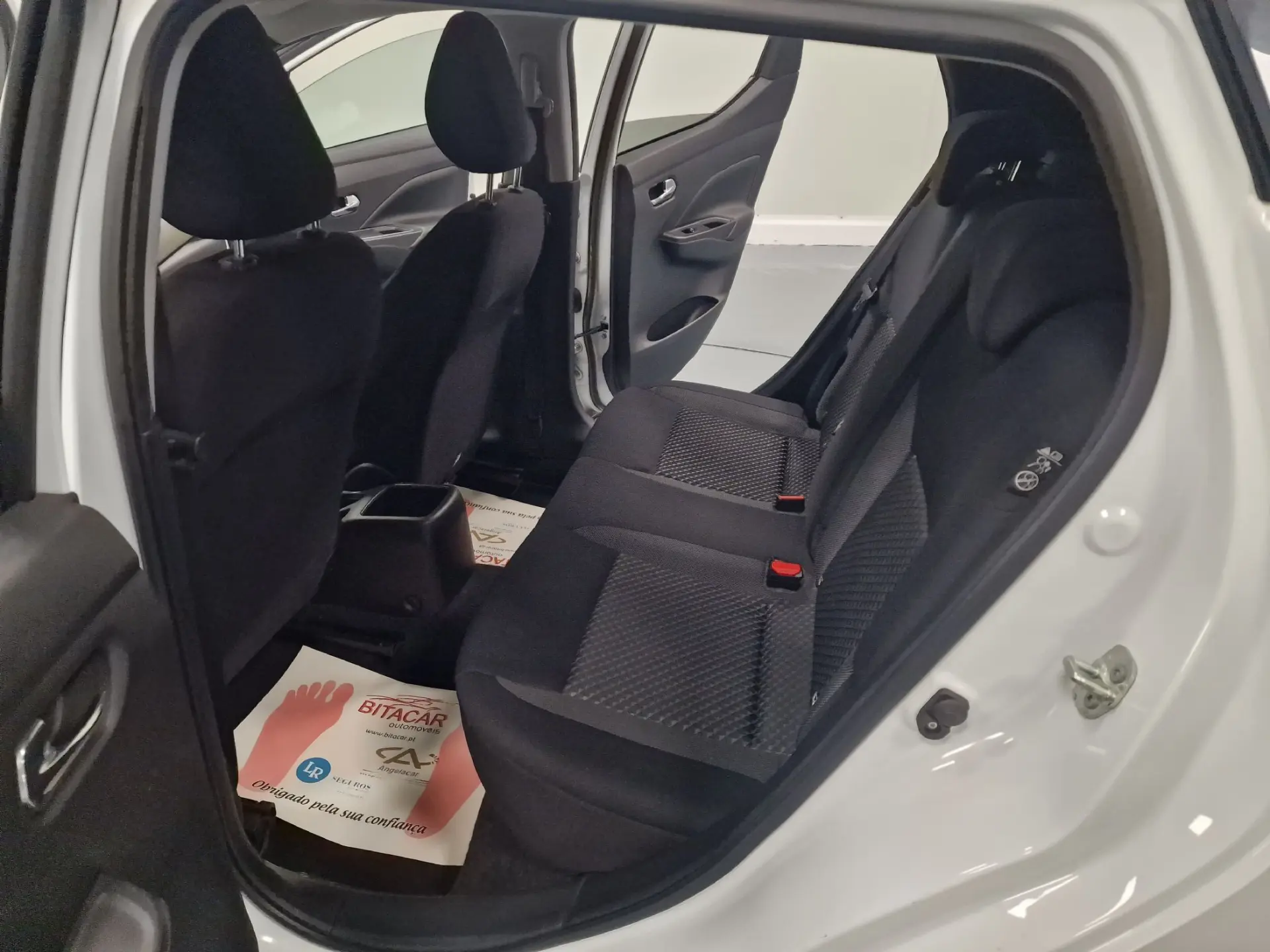 Nissan Micra 1.0 IG-T N CONNECTA 32