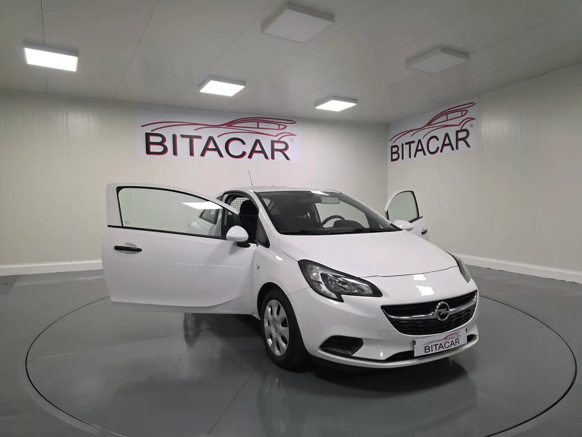 Opel Corsa 1.3 CDTI VAN IVA DEDUTÍVEL 28