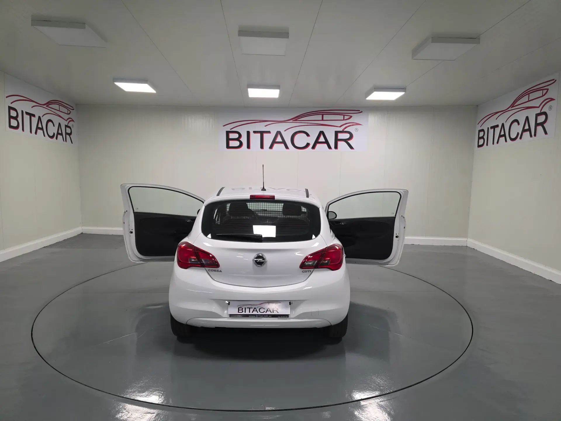 Opel Corsa 1.3 CDTI VAN IVA DEDUTÍVEL 36