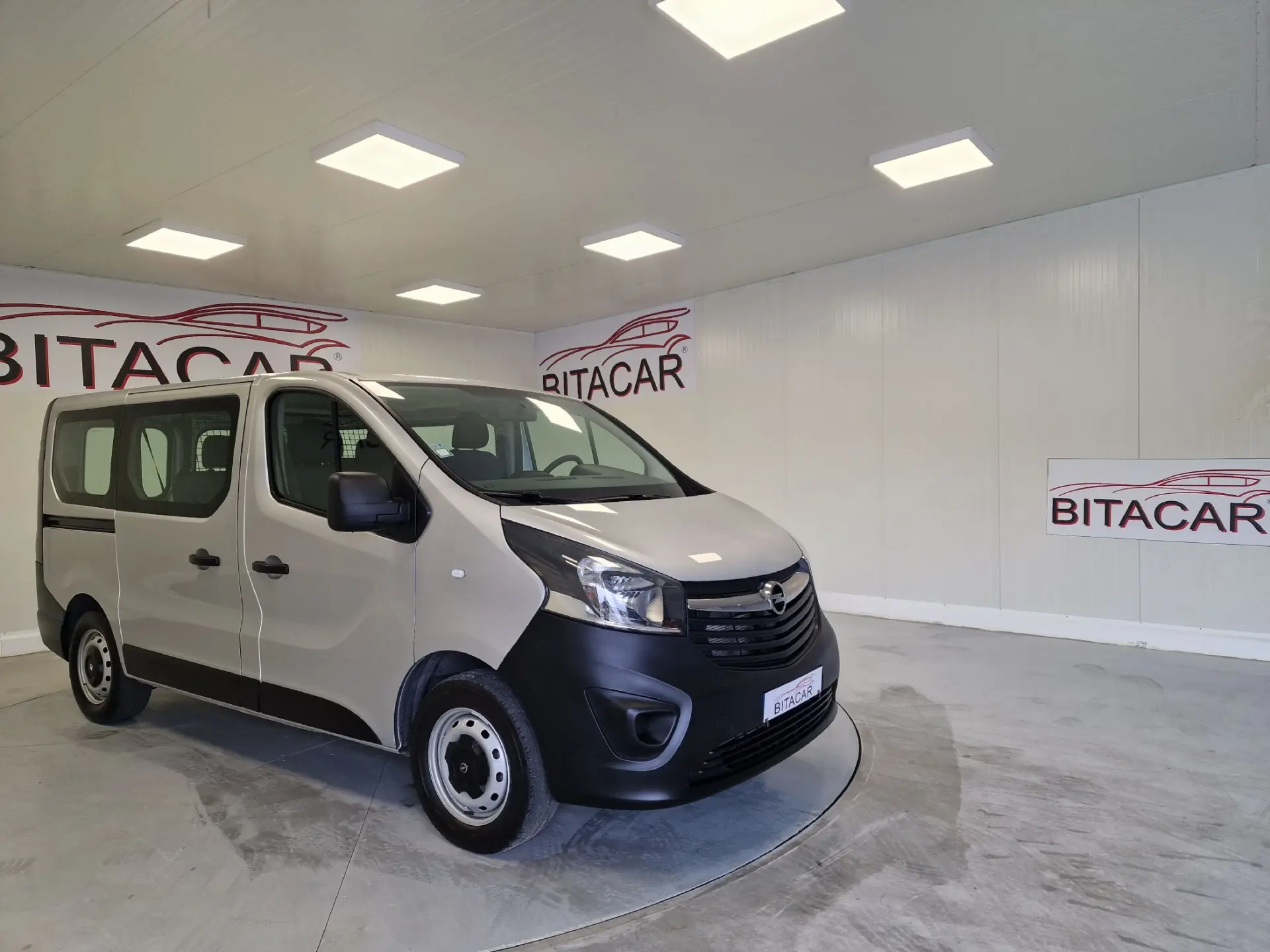 Opel Vivaro COMBI 1.6 CDTI L1H1 APENAS 28.000KMS 58€ IUC 2