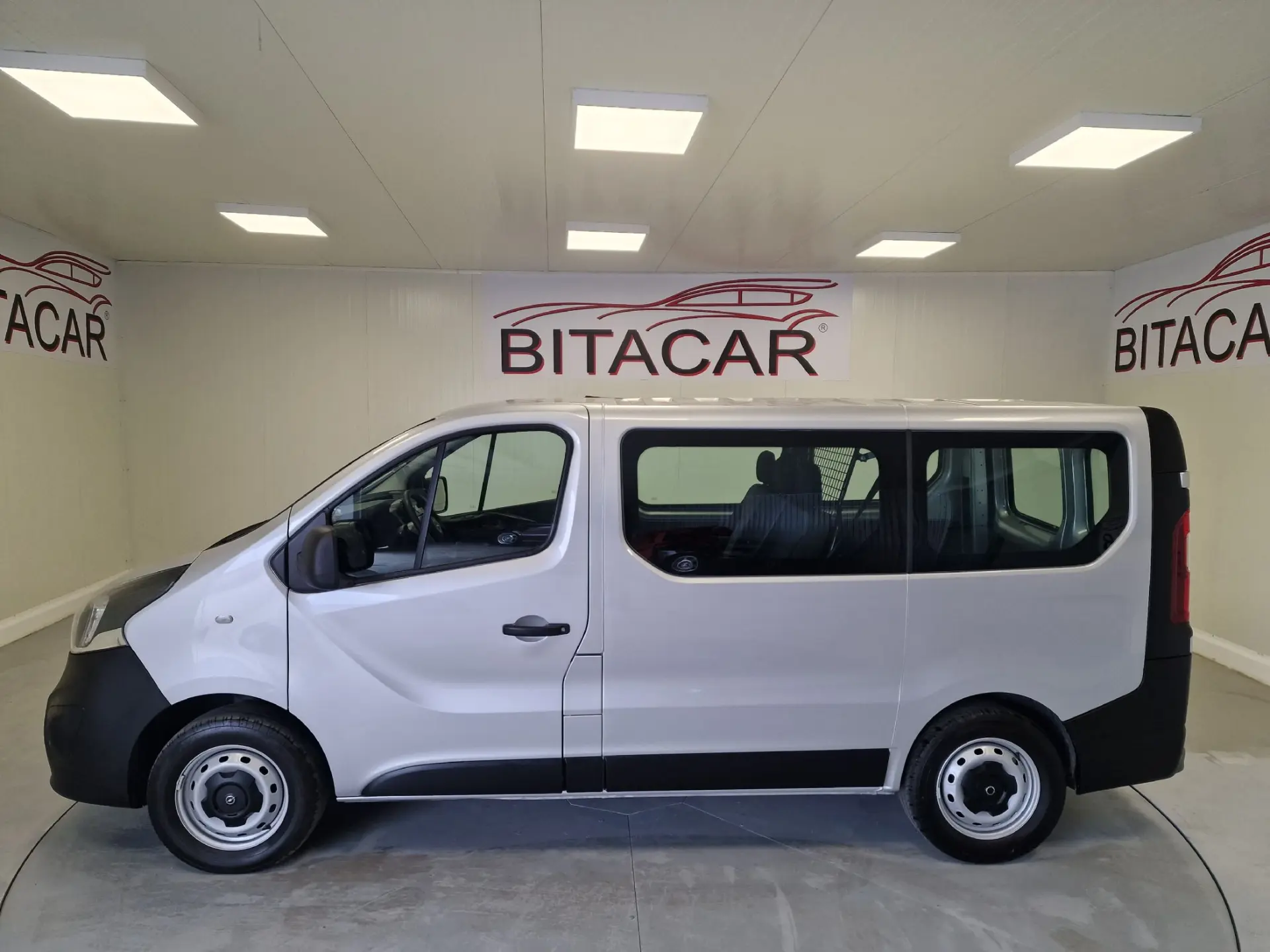 Opel Vivaro COMBI 1.6 CDTI L1H1 APENAS 28.000KMS 58€ IUC 14