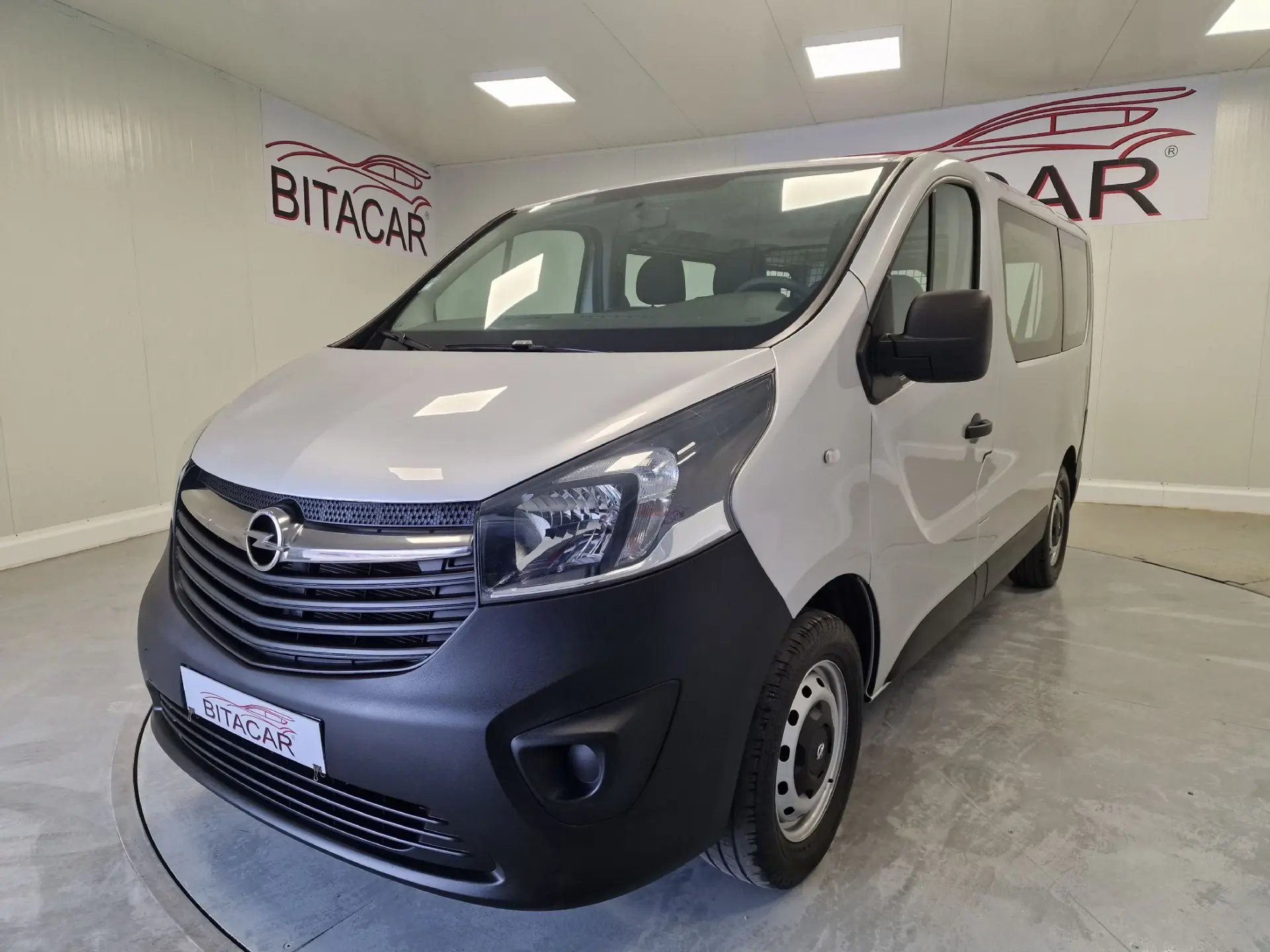 Opel Vivaro COMBI 1.6 CDTI L1H1 APENAS 28.000KMS 58€ IUC 15