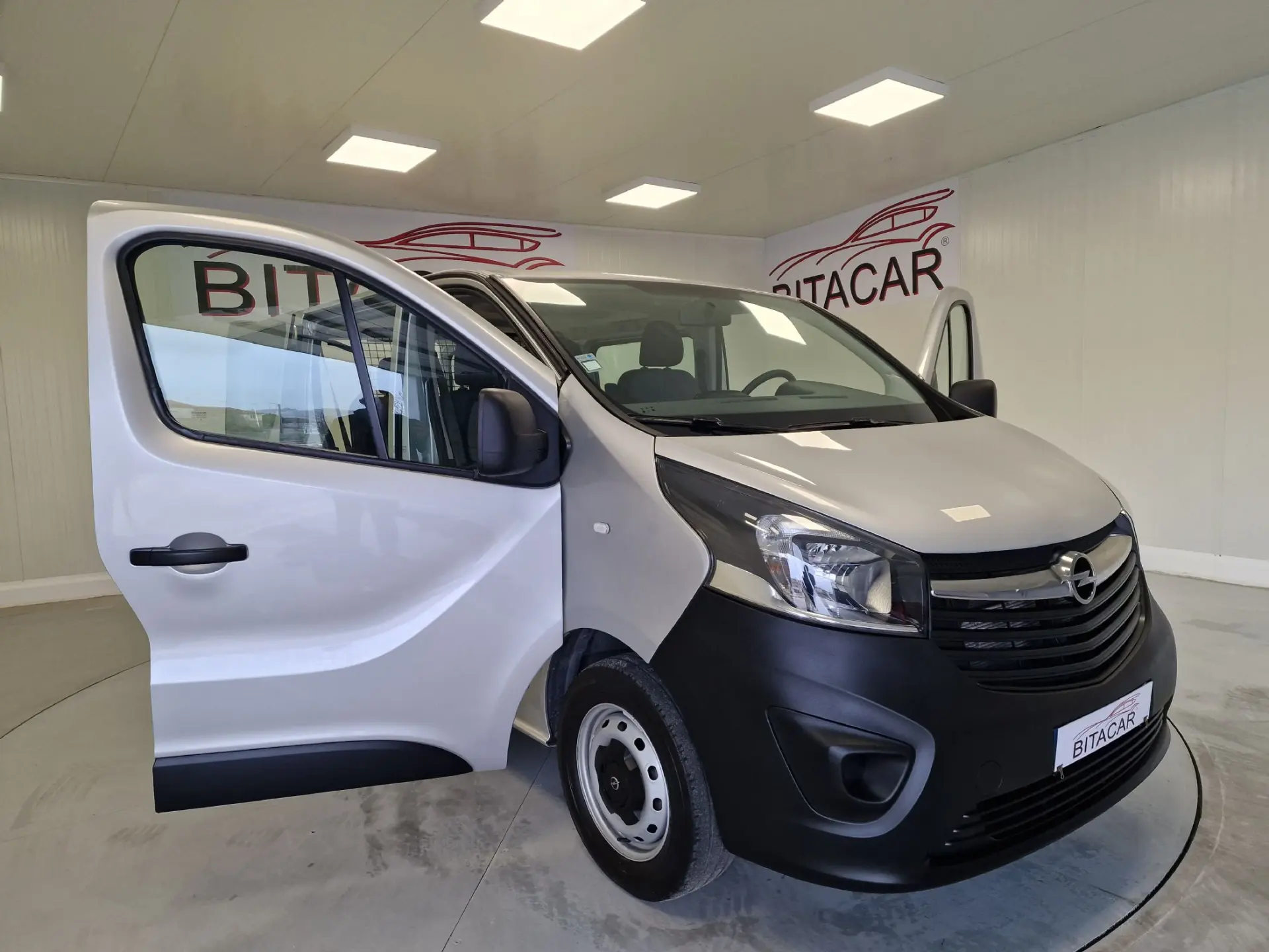 Opel Vivaro COMBI 1.6 CDTI L1H1 APENAS 28.000KMS 58€ IUC 16