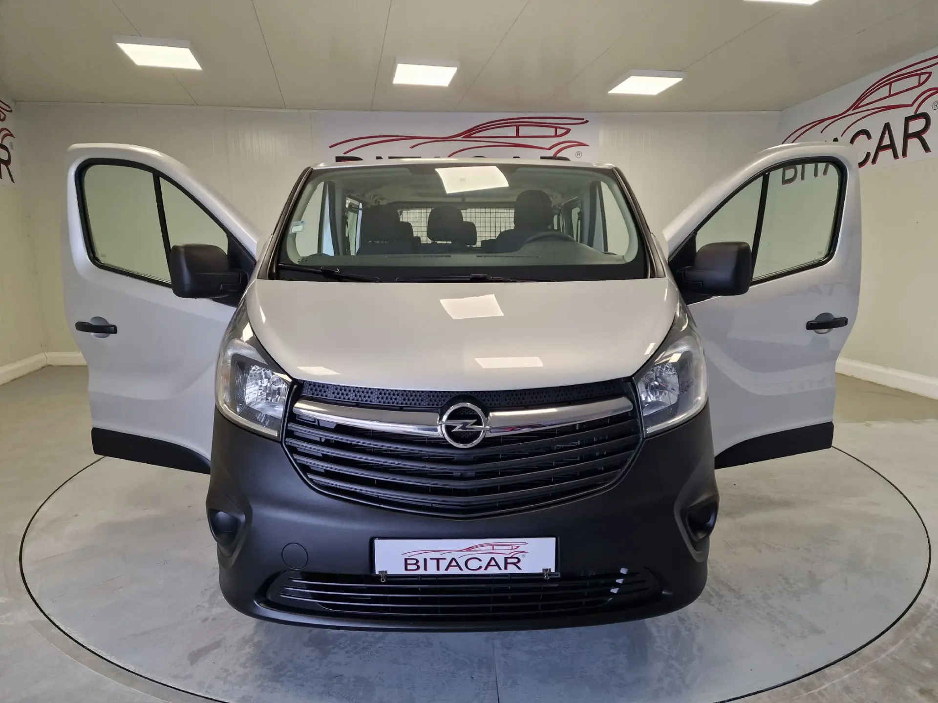 Opel Vivaro COMBI 1.6 CDTI L1H1 APENAS 28.000KMS 58€ IUC 23
