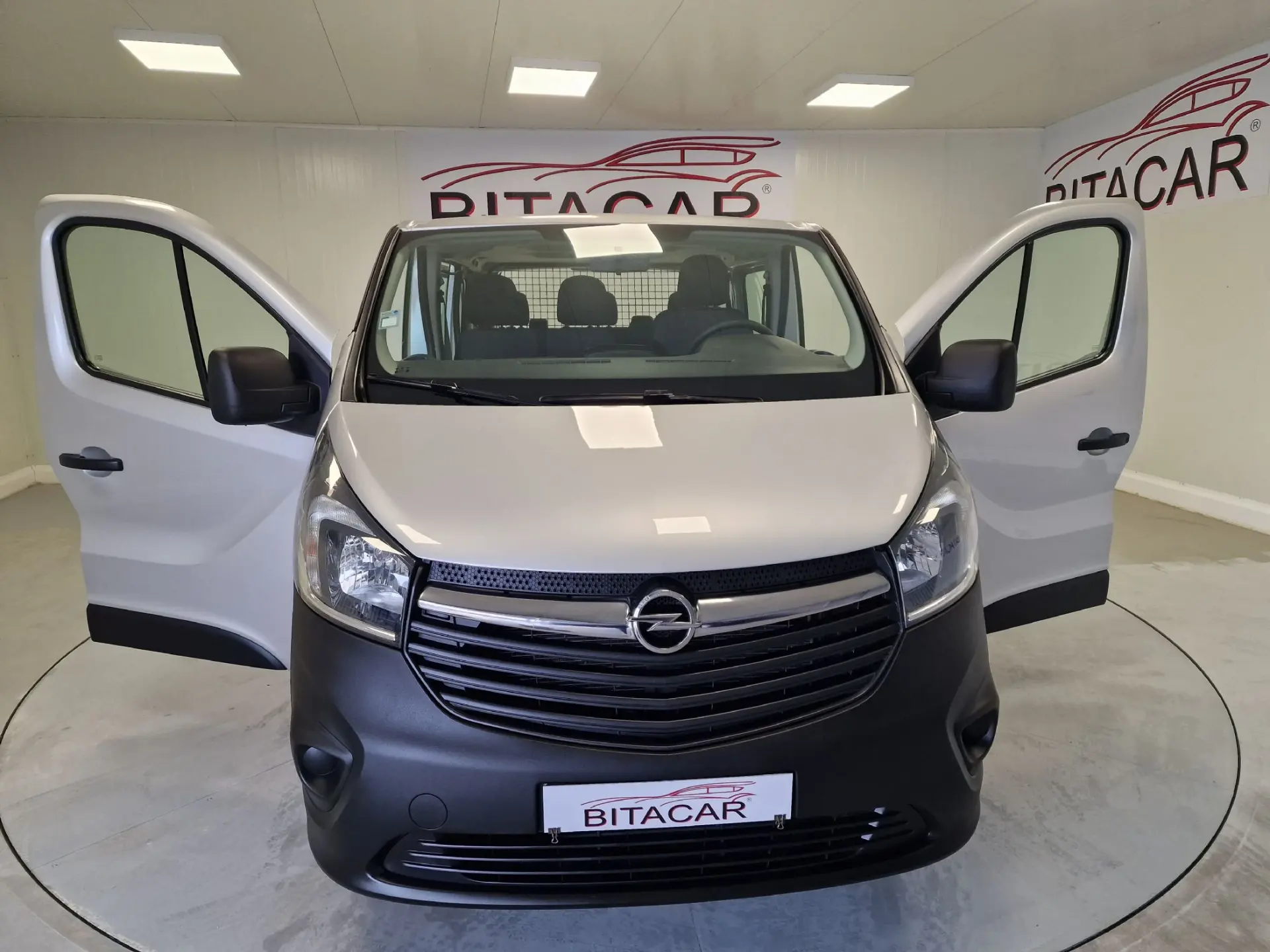 Opel Vivaro COMBI 1.6 CDTI L1H1 APENAS 28.000KMS 58€ IUC 25
