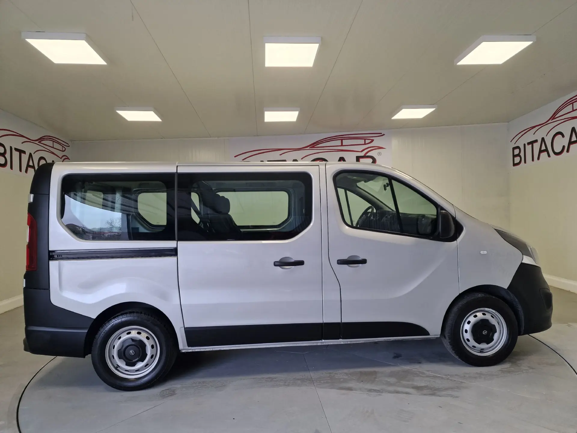 Opel Vivaro COMBI 1.6 CDTI L1H1 APENAS 28.000KMS 58€ IUC 42