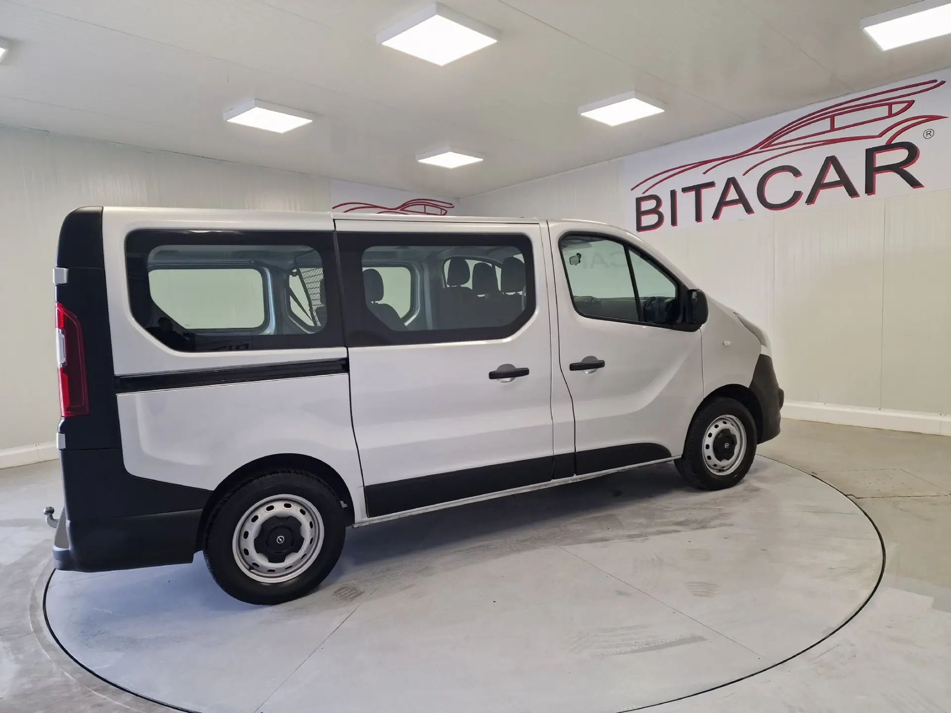 Opel Vivaro COMBI 1.6 CDTI L1H1 APENAS 28.000KMS 58€ IUC 44