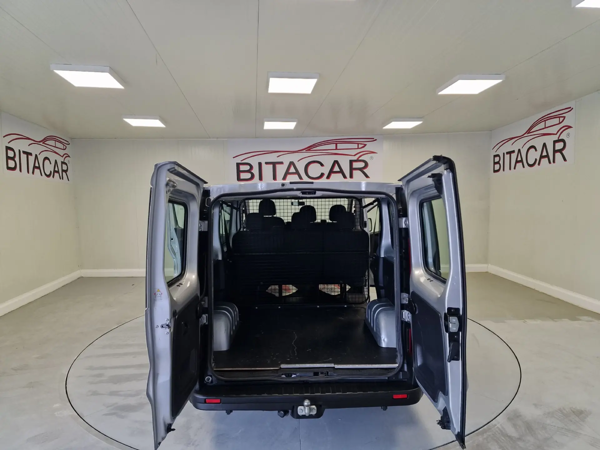 Opel Vivaro COMBI 1.6 CDTI L1H1 APENAS 28.000KMS 58€ IUC 48