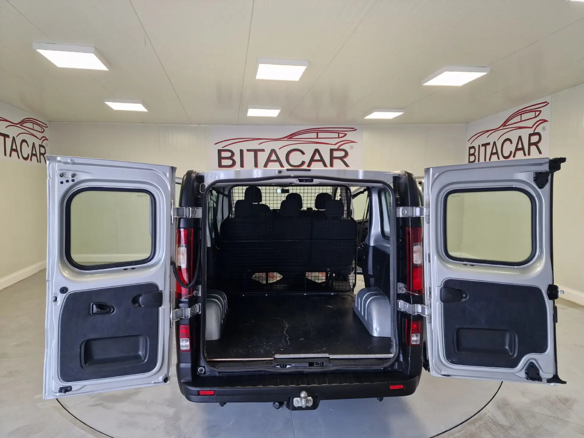 Opel Vivaro COMBI 1.6 CDTI L1H1 APENAS 28.000KMS 58€ IUC 51