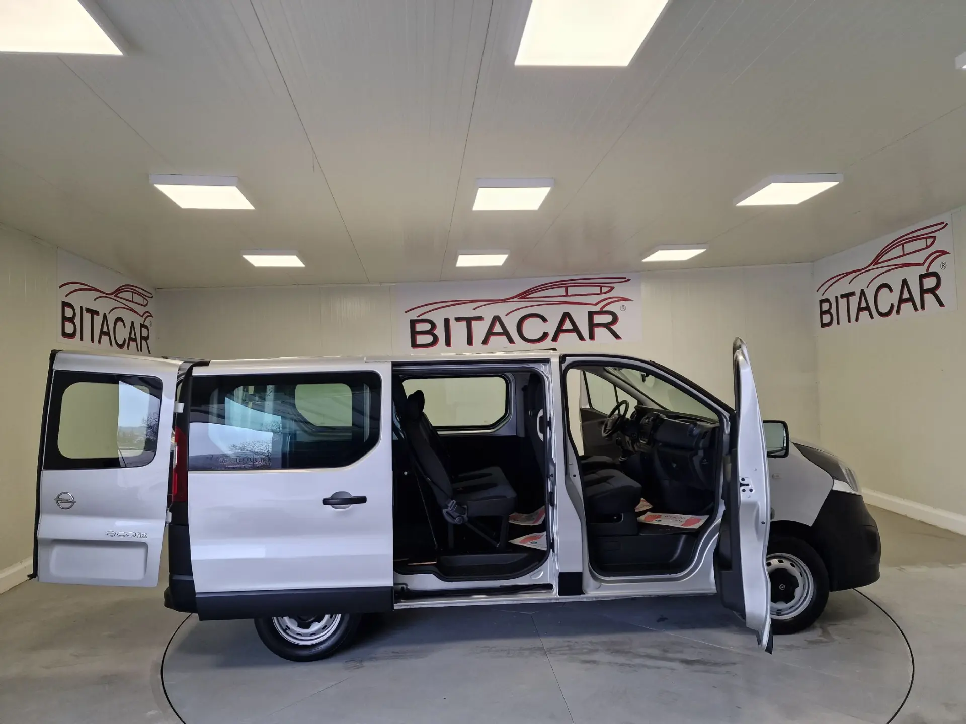 Opel Vivaro COMBI 1.6 CDTI L1H1 APENAS 28.000KMS 58€ IUC 52
