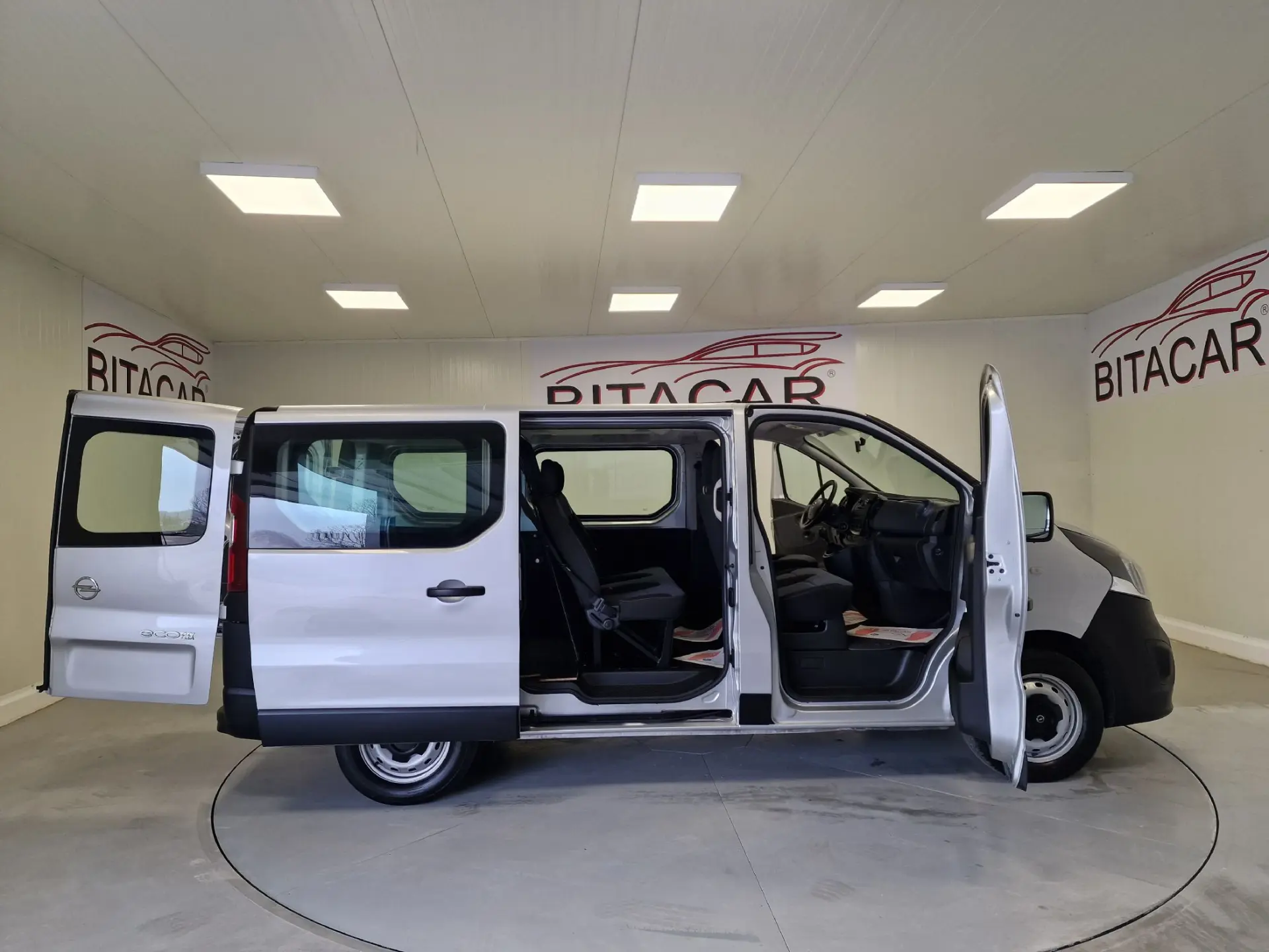 Opel Vivaro COMBI 1.6 CDTI L1H1 APENAS 28.000KMS 58€ IUC 53