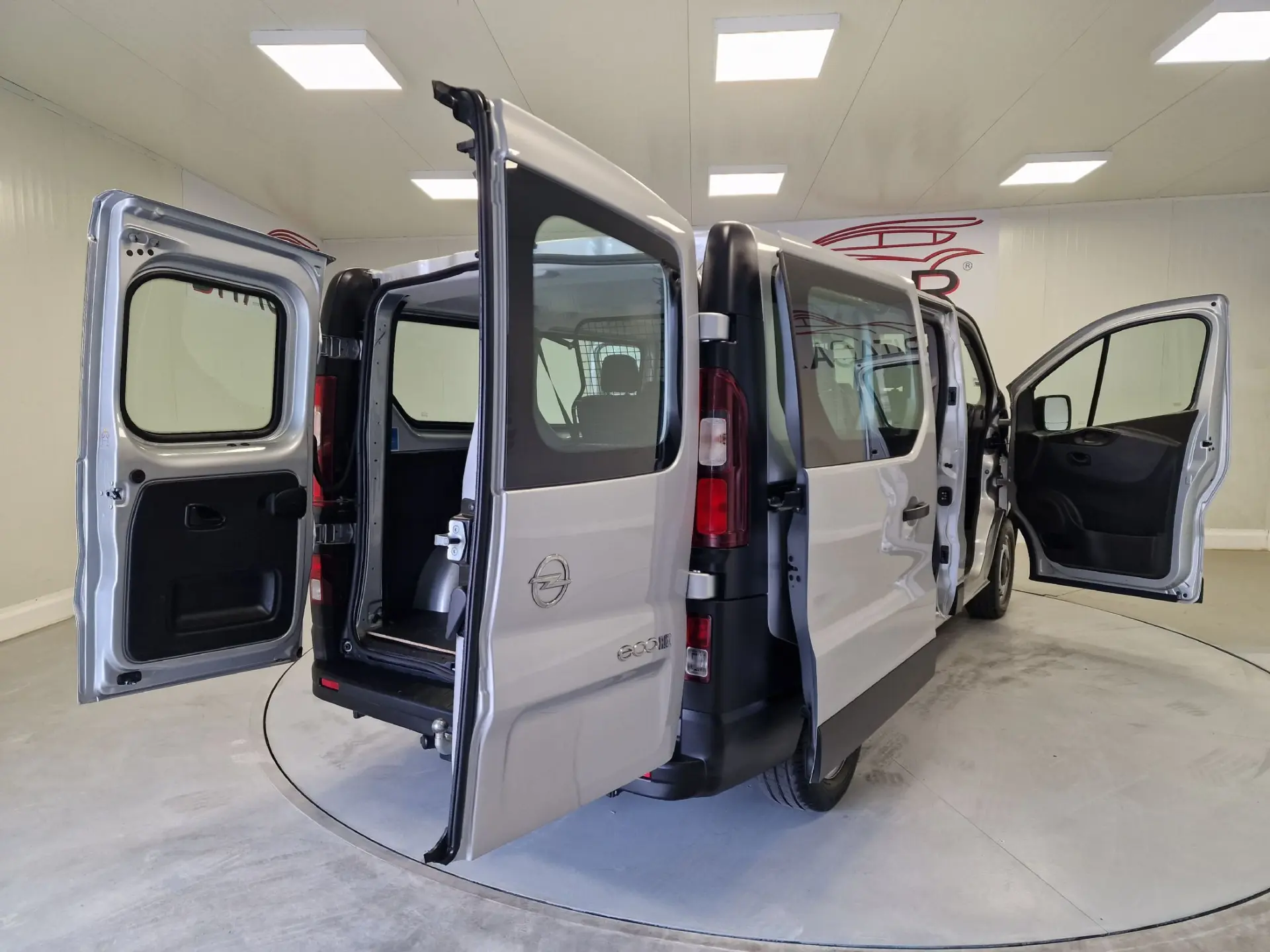 Opel Vivaro COMBI 1.6 CDTI L1H1 APENAS 28.000KMS 58€ IUC 54