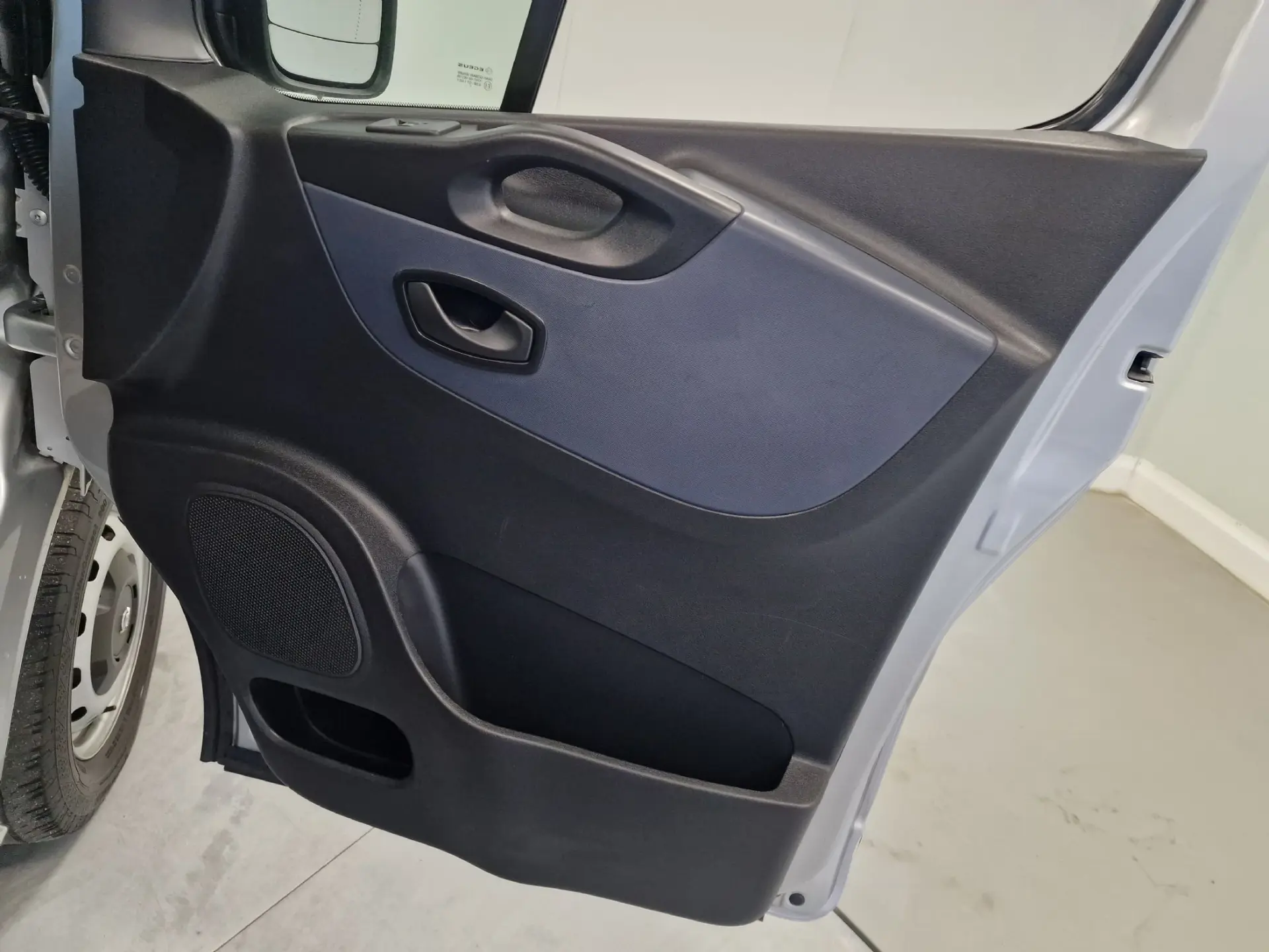 Opel Vivaro COMBI 1.6 CDTI L1H1 APENAS 28.000KMS 58€ IUC 59