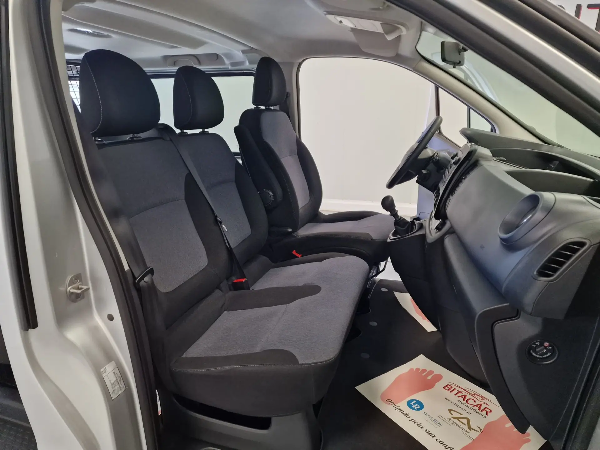 Opel Vivaro COMBI 1.6 CDTI L1H1 APENAS 28.000KMS 58€ IUC 61