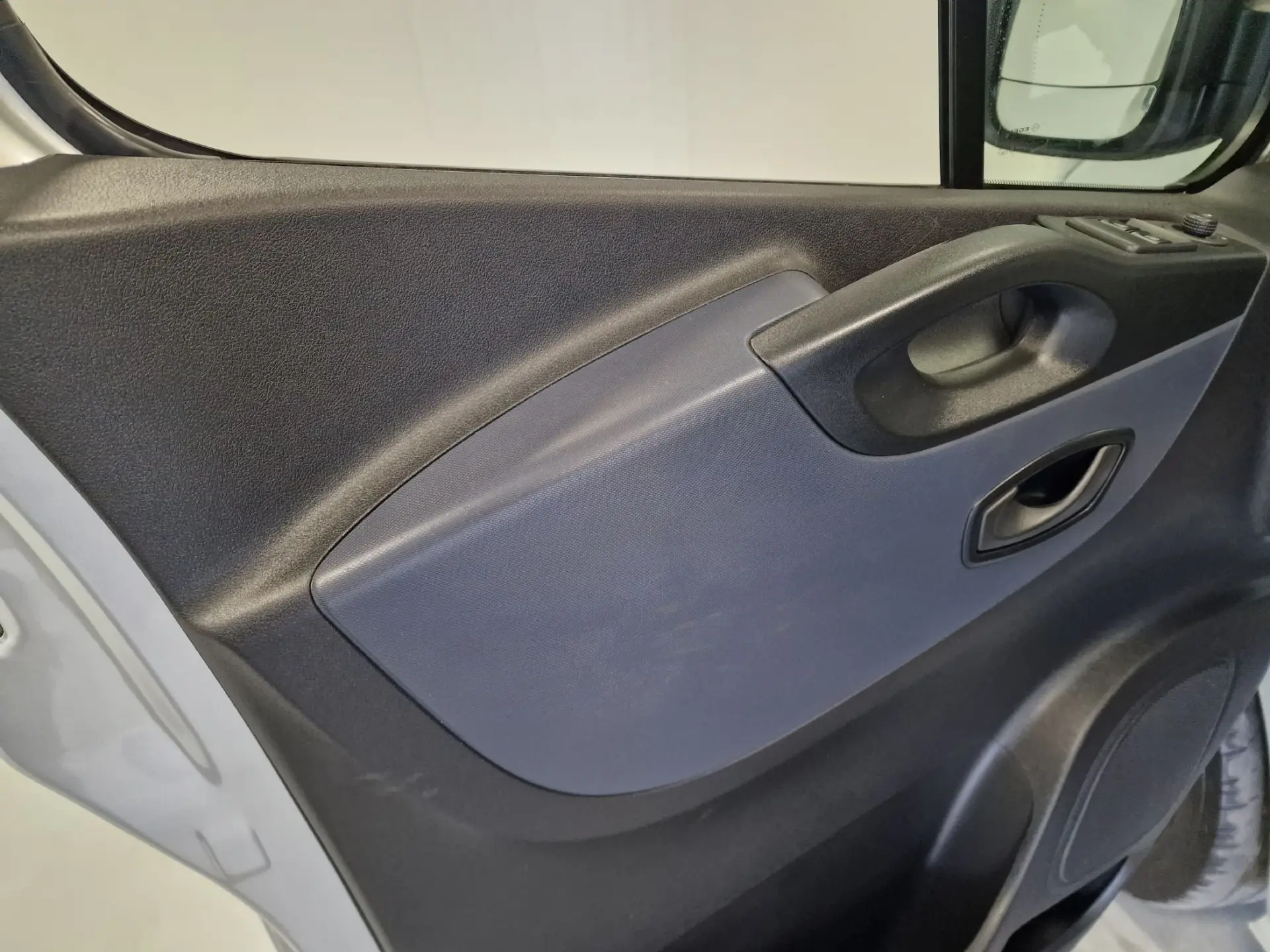 Opel Vivaro COMBI 1.6 CDTI L1H1 APENAS 28.000KMS 58€ IUC 69