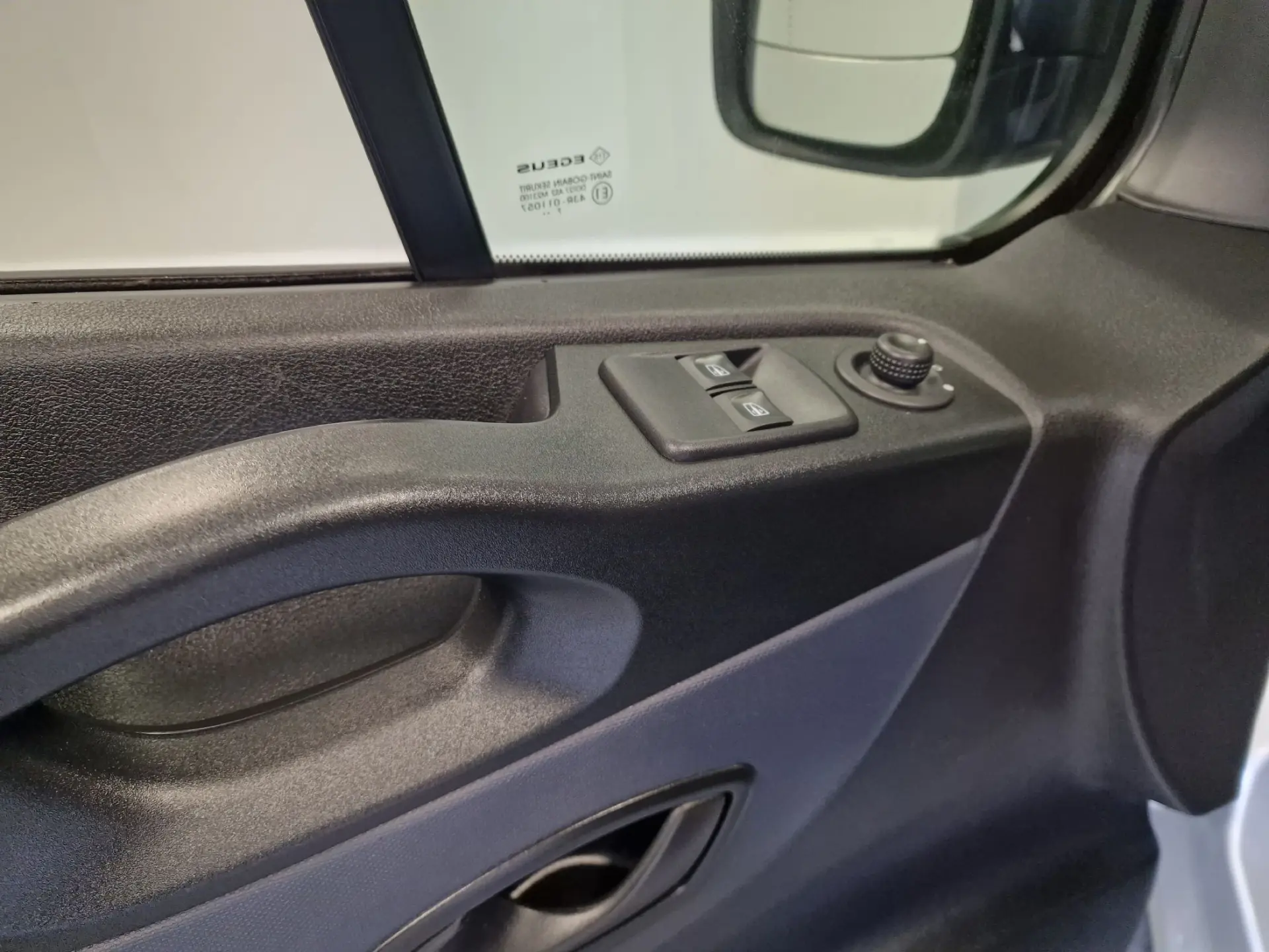 Opel Vivaro COMBI 1.6 CDTI L1H1 APENAS 28.000KMS 58€ IUC 70