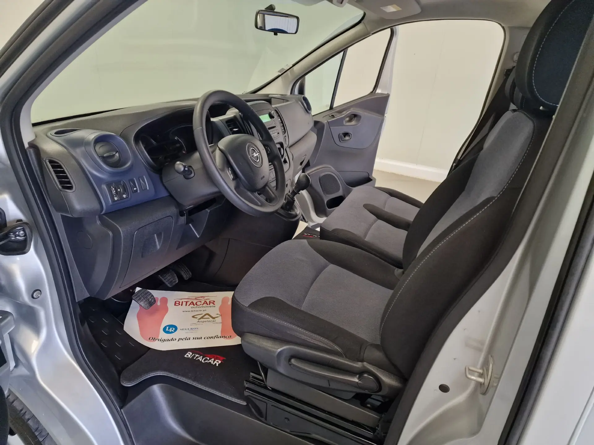 Opel Vivaro COMBI 1.6 CDTI L1H1 APENAS 28.000KMS 58€ IUC 73