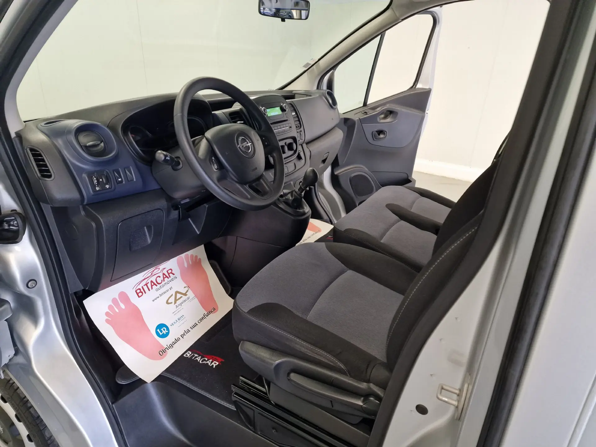 Opel Vivaro COMBI 1.6 CDTI L1H1 APENAS 28.000KMS 58€ IUC 74