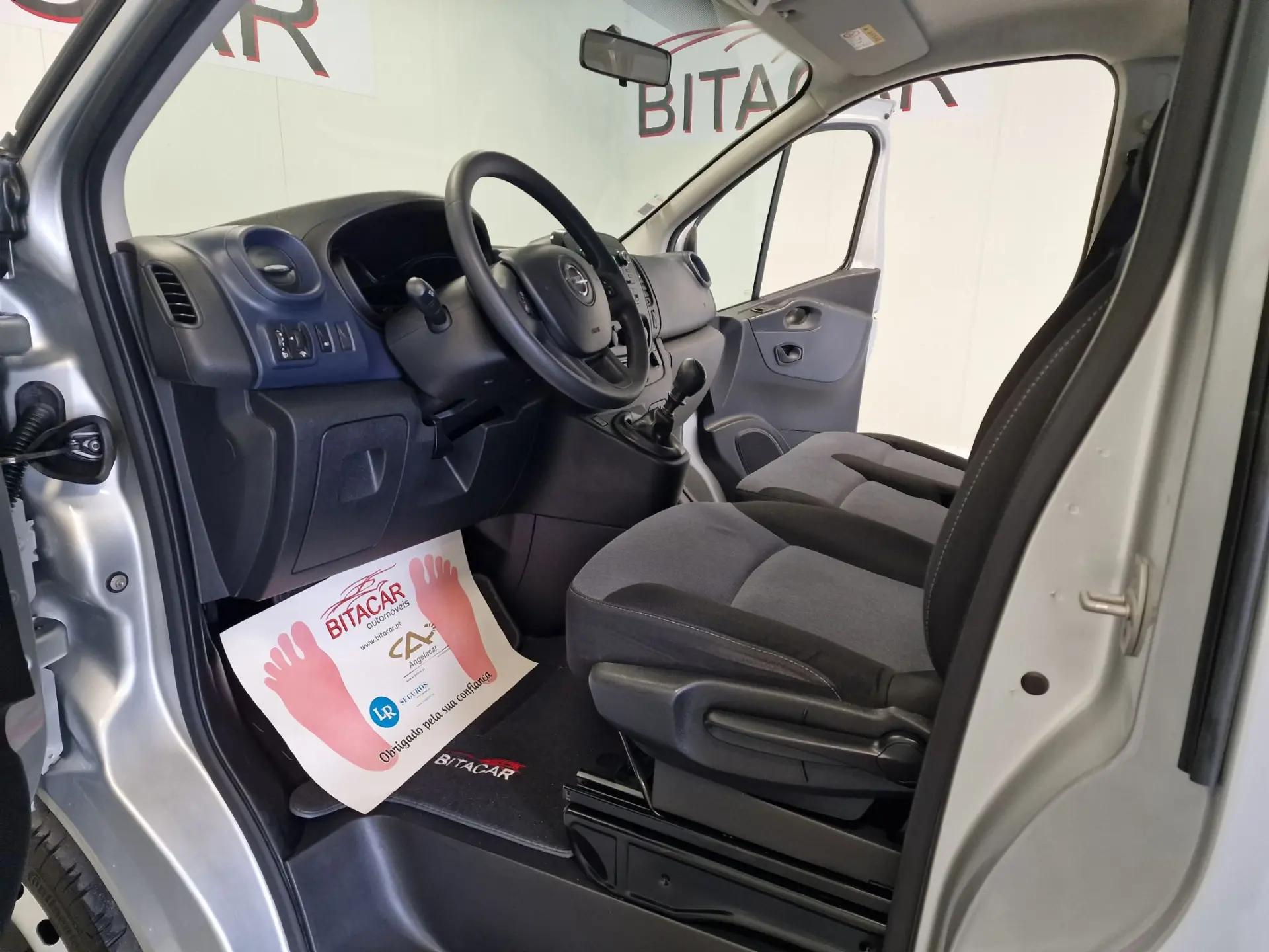 Opel Vivaro COMBI 1.6 CDTI L1H1 APENAS 28.000KMS 58€ IUC 75