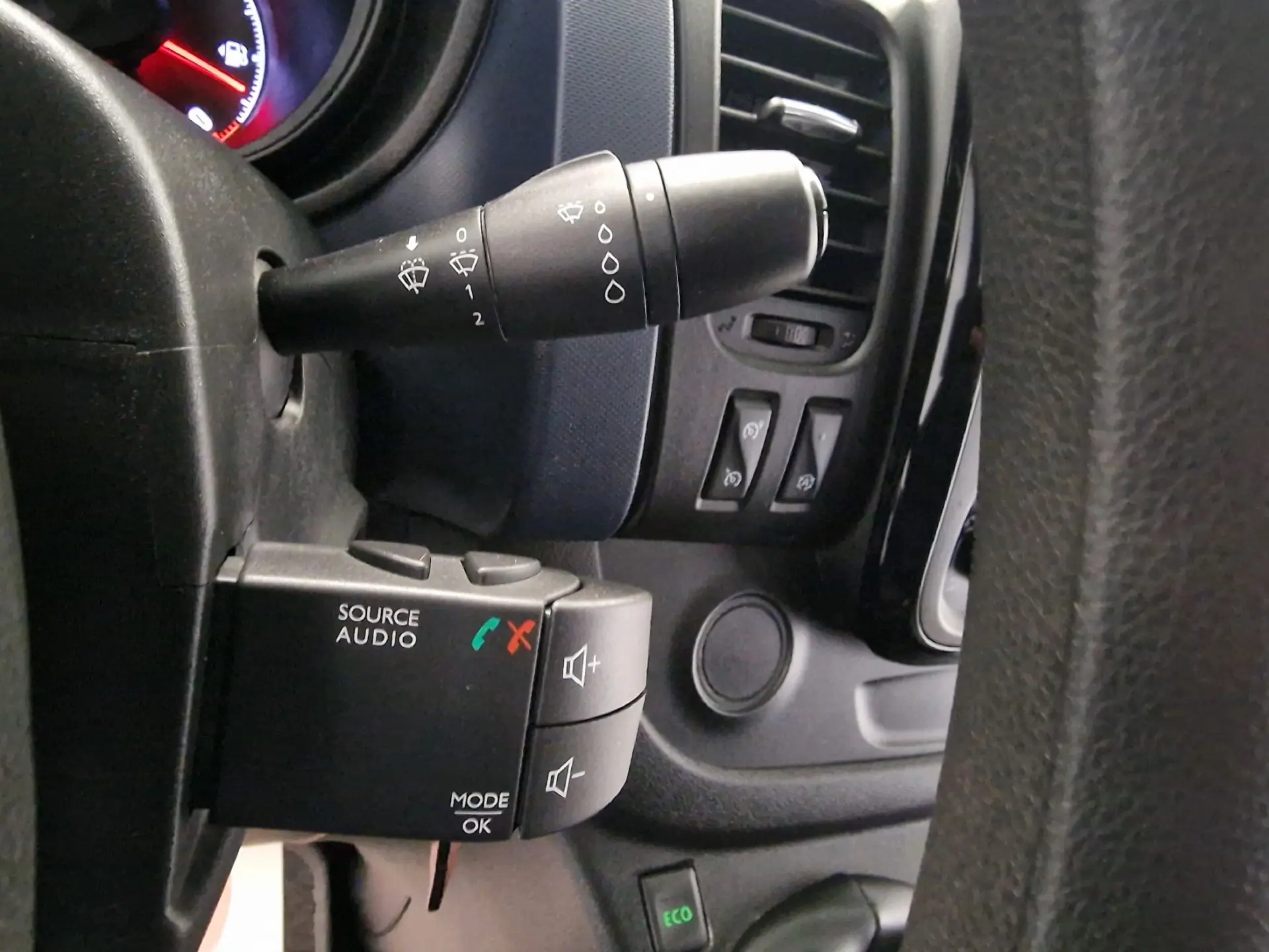 Opel Vivaro COMBI 1.6 CDTI L1H1 APENAS 28.000KMS 58€ IUC 79