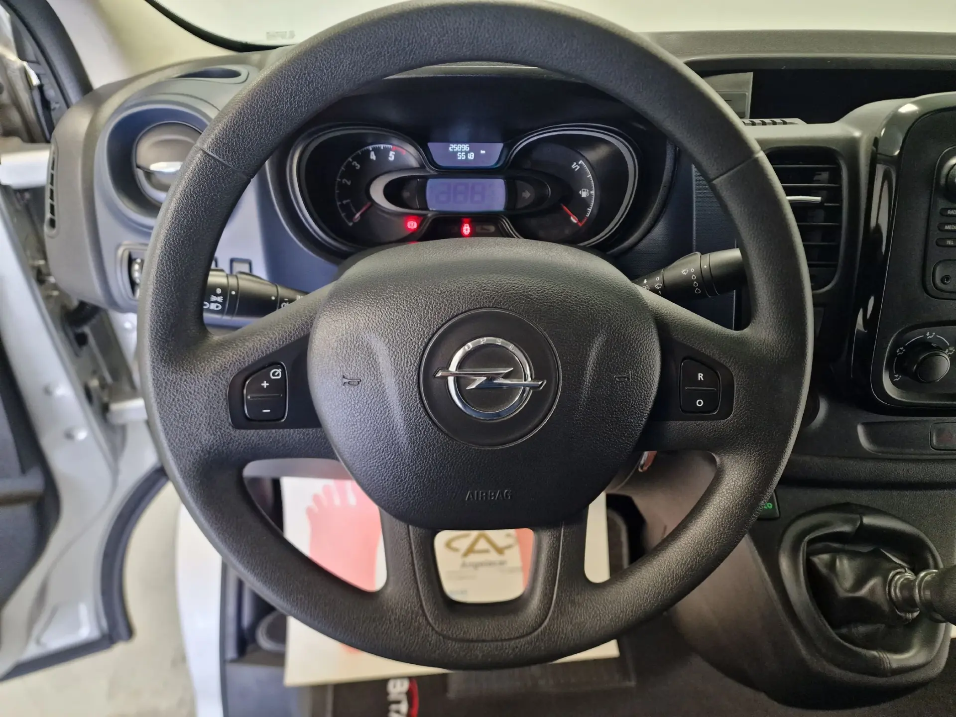 Opel Vivaro COMBI 1.6 CDTI L1H1 APENAS 28.000KMS 58€ IUC 83