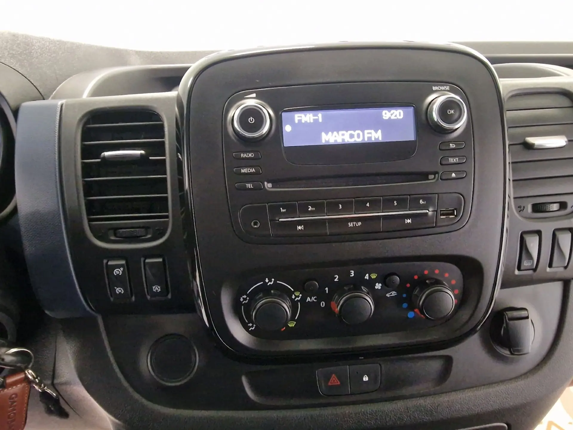 Opel Vivaro COMBI 1.6 CDTI L1H1 APENAS 28.000KMS 58€ IUC 88