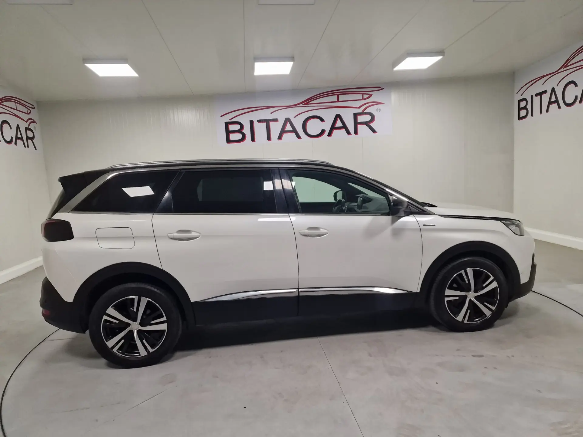 Peugeot 5008 1.6 BLUEHDI 120CV GTLINE TETO DE ABRIR 32